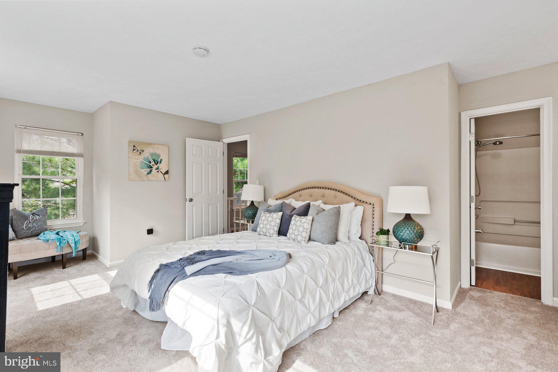 ST CHARLES HAMPSHIRE - Residential