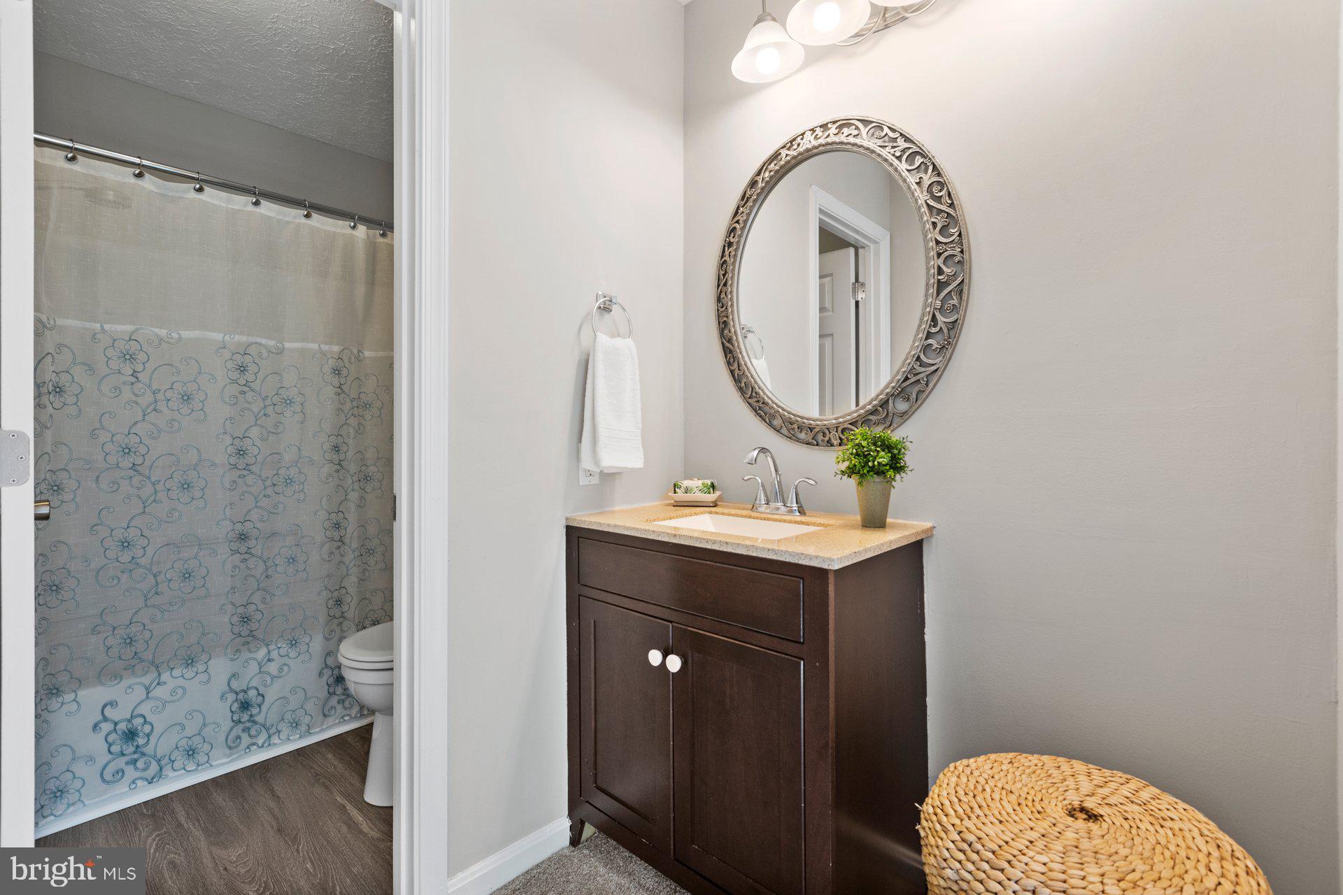 ST CHARLES HAMPSHIRE - Residential