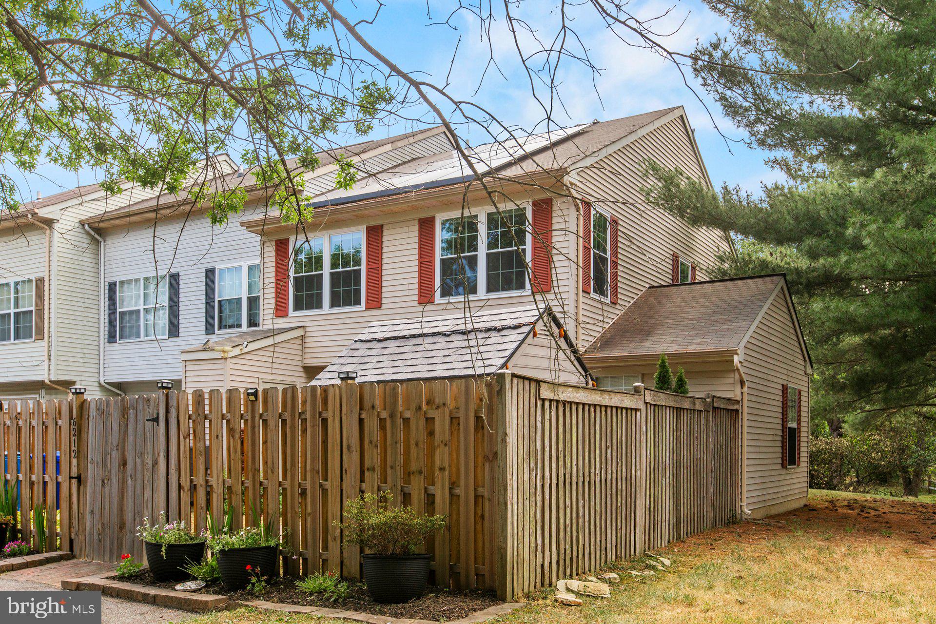 ST CHARLES HAMPSHIRE - Residential