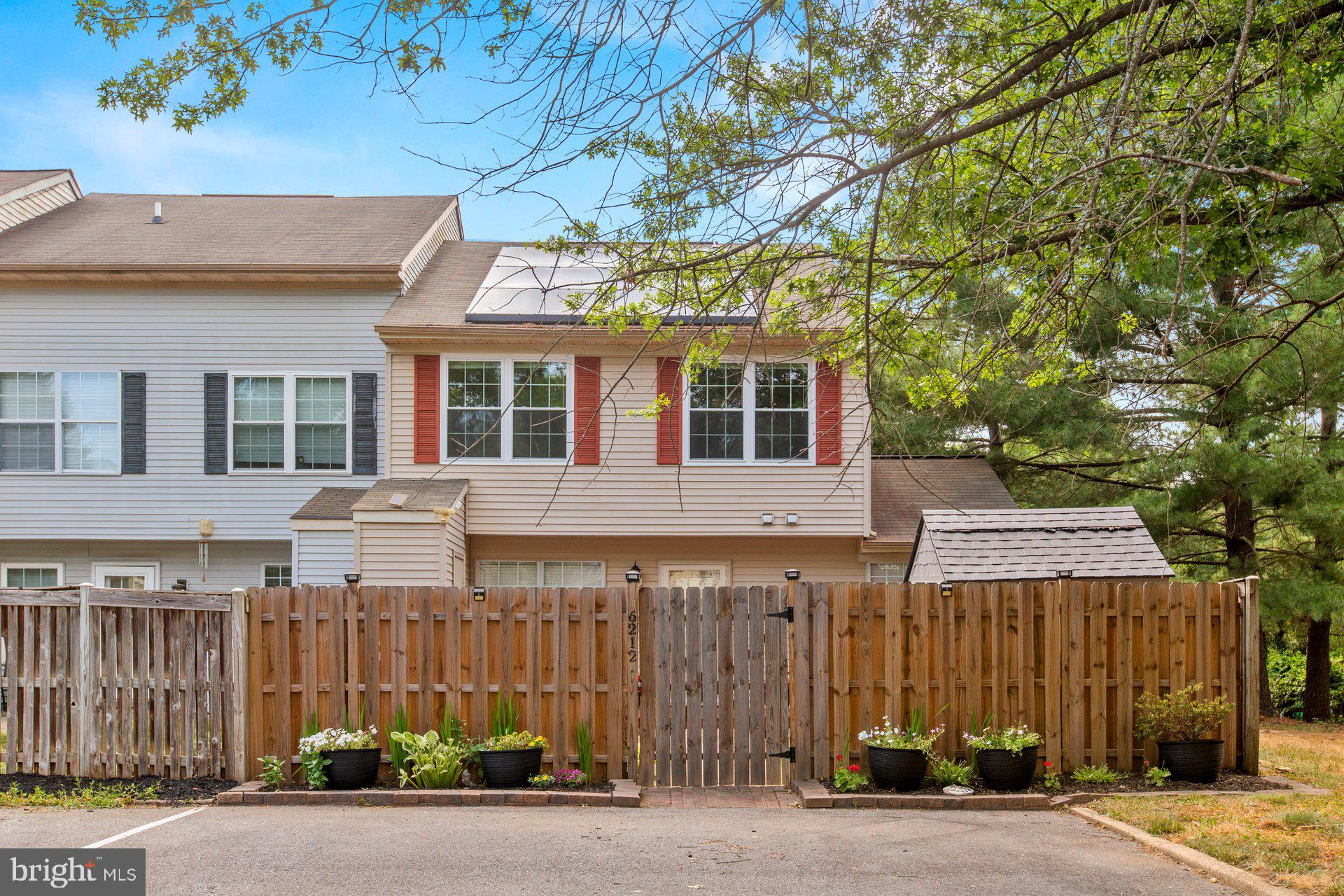 ST CHARLES HAMPSHIRE - Residential