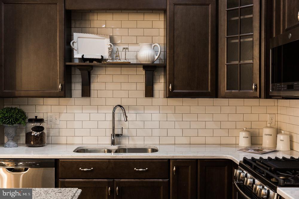 PINE VIEW ESTATES - Residential