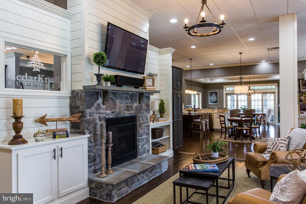 PINE VIEW ESTATES - Residential