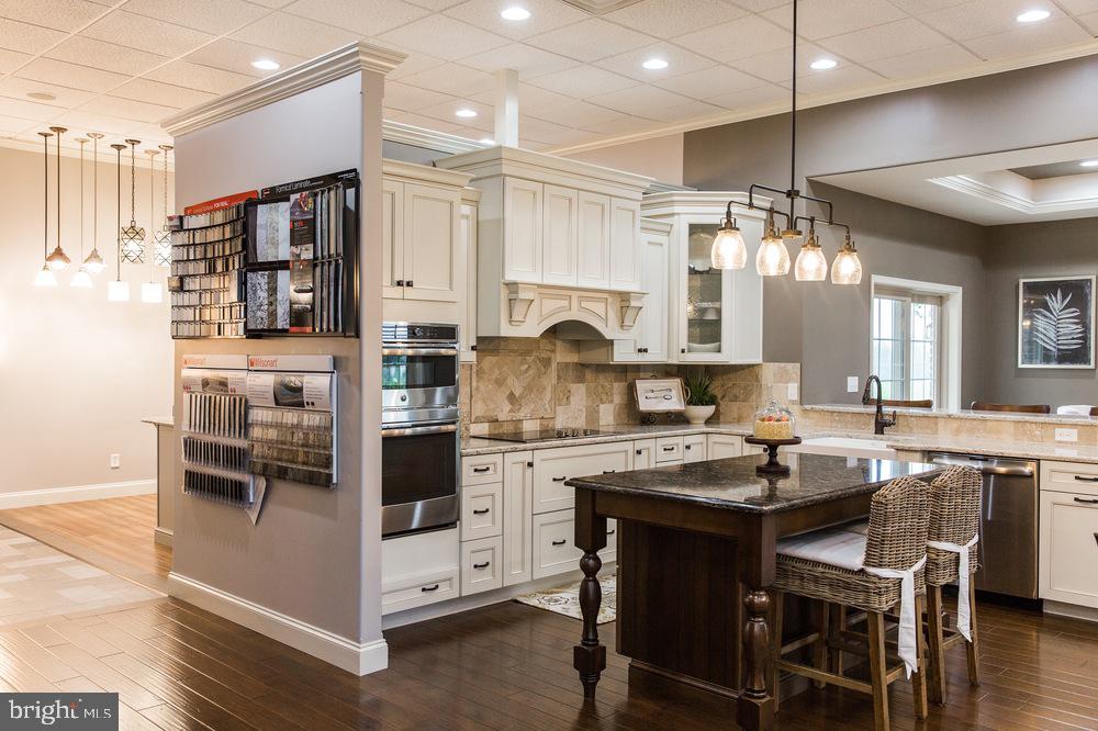 PINE VIEW ESTATES - Residential