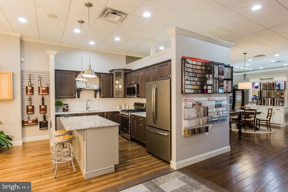 PINE VIEW ESTATES - Residential