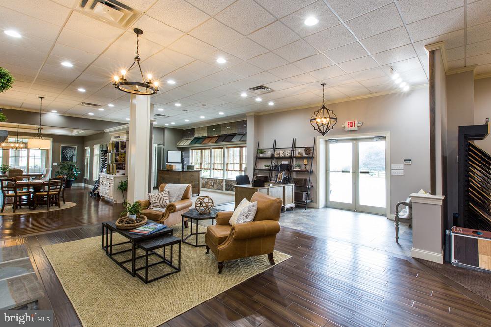 PINE VIEW ESTATES - Residential