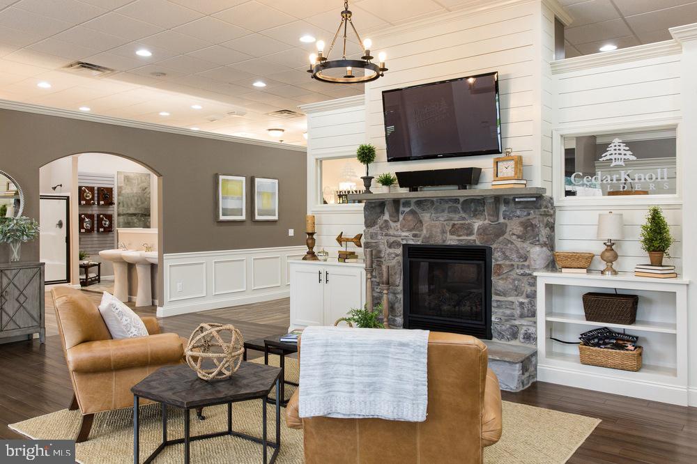 PINE VIEW ESTATES - Residential