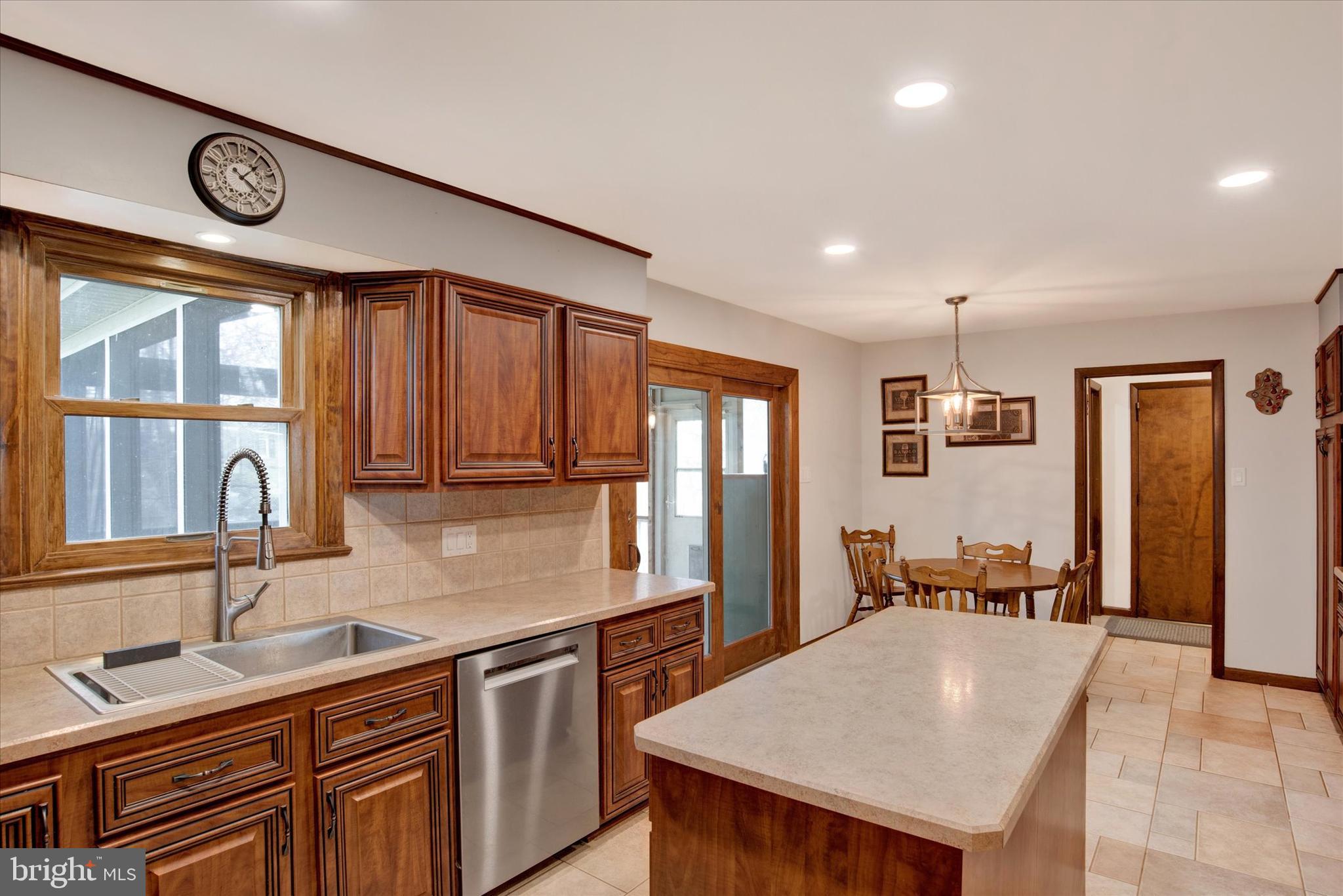 INDIAN CREEK - Residential