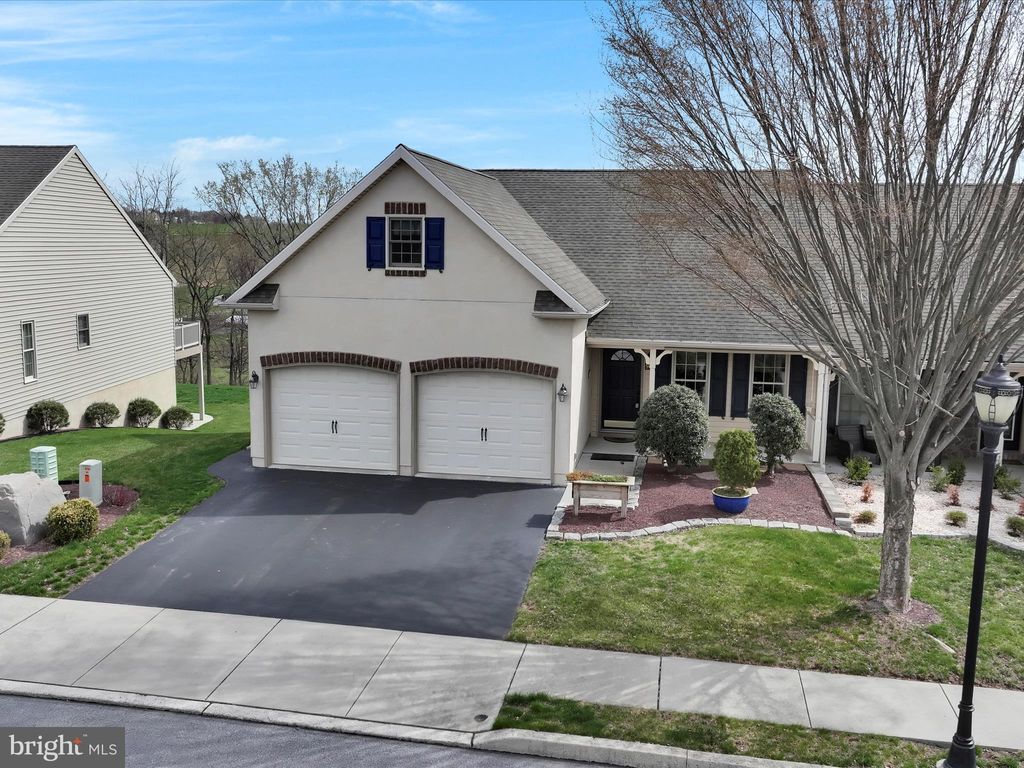 Photo of 902 Cambridge Drive, MANHEIM, PA 17545 (MLS # PALA2066558)