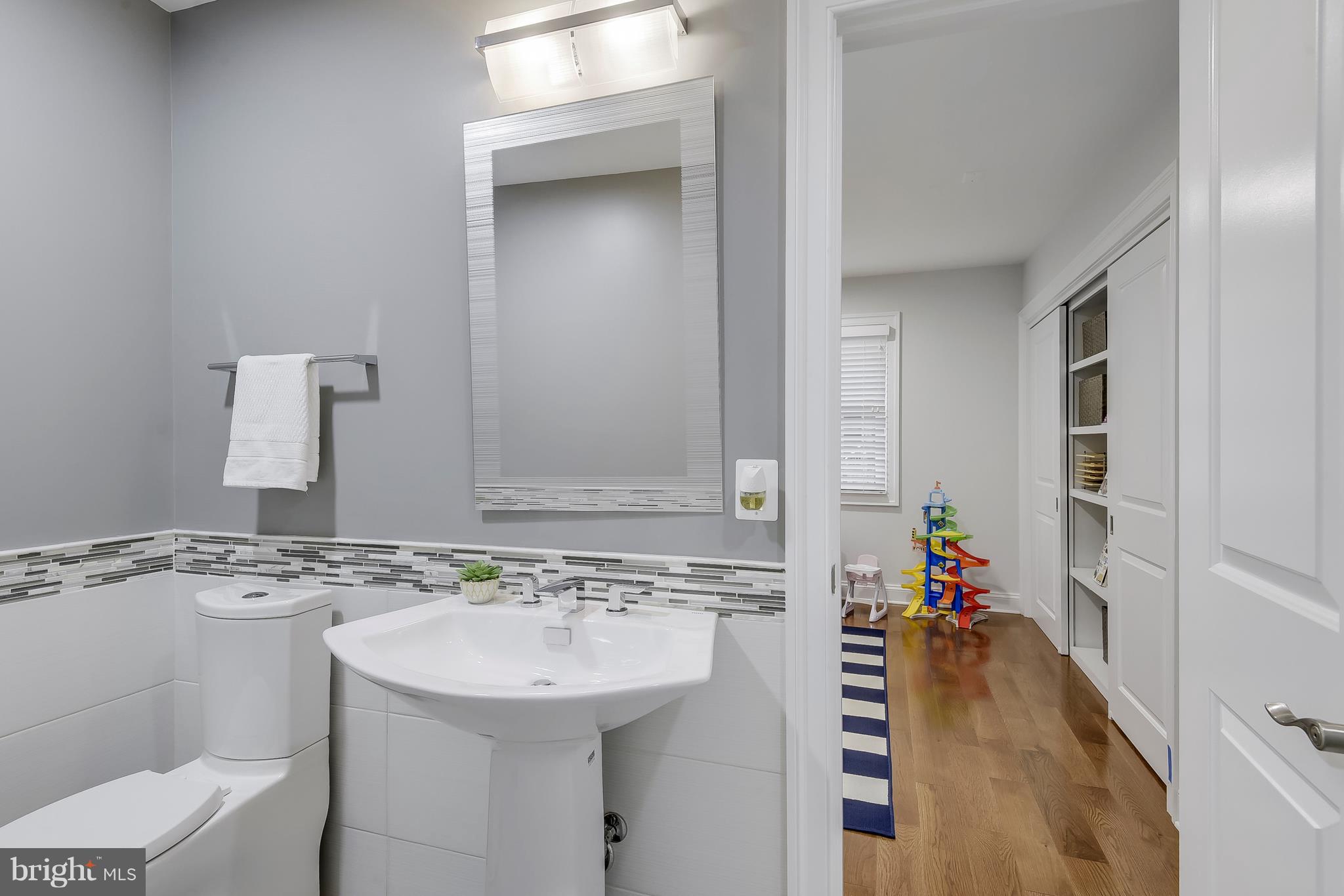 LANGLEY OAKS - Residential