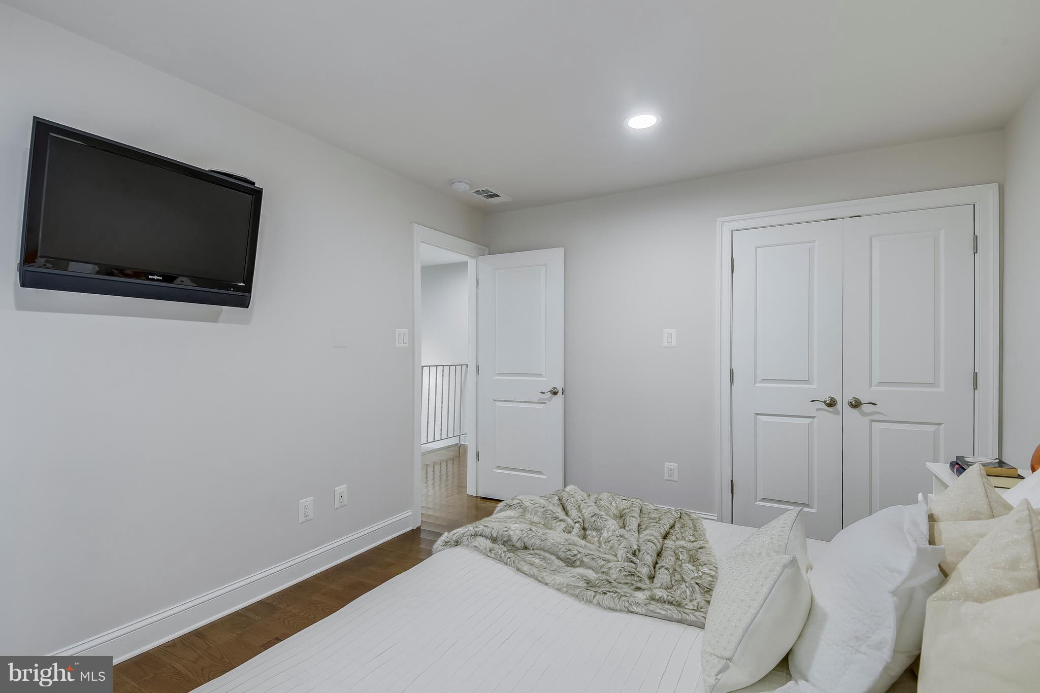 LANGLEY OAKS - Residential