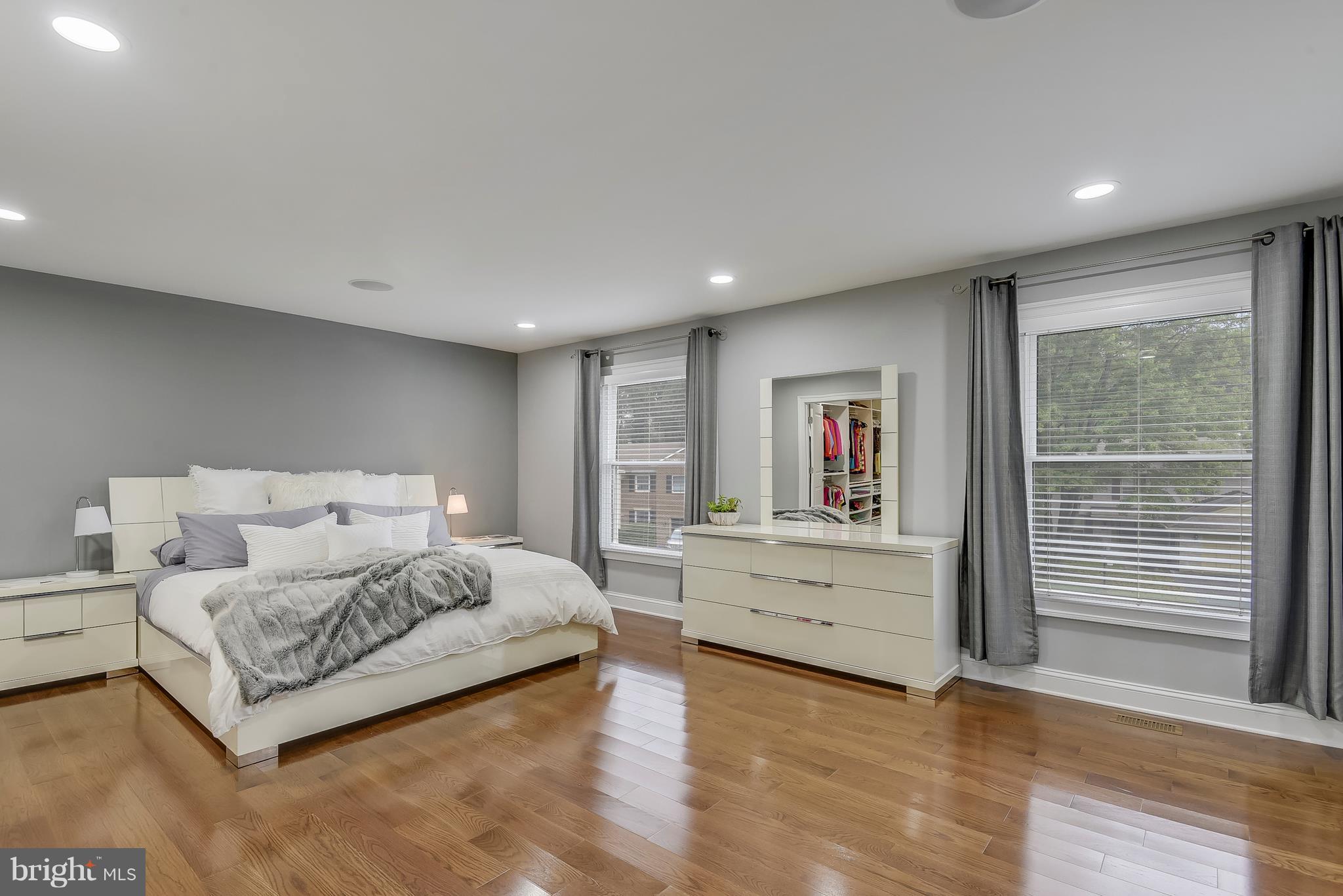 LANGLEY OAKS - Residential