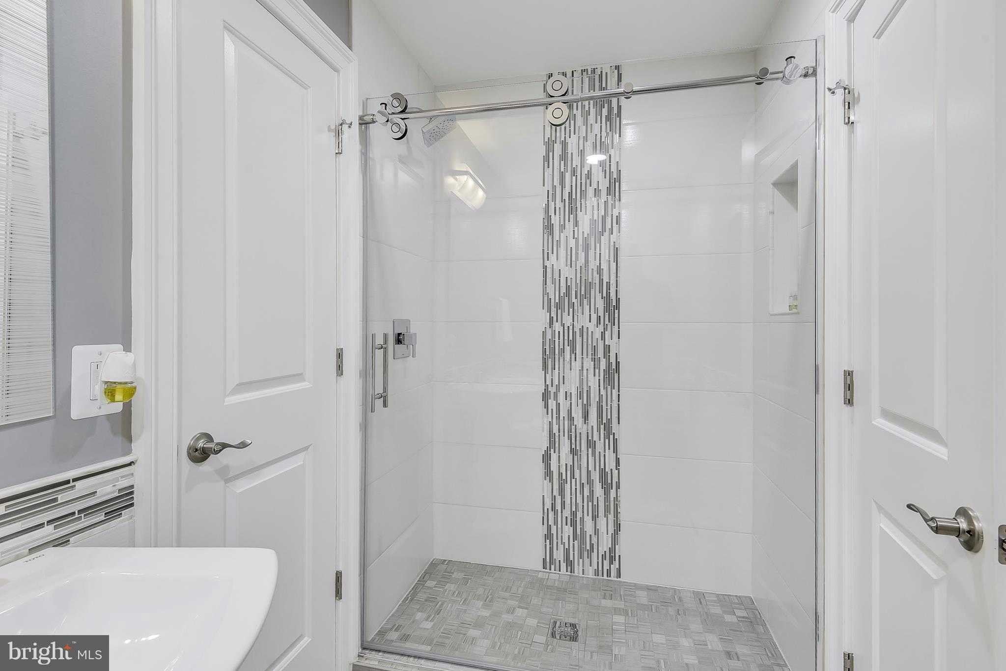 LANGLEY OAKS - Residential