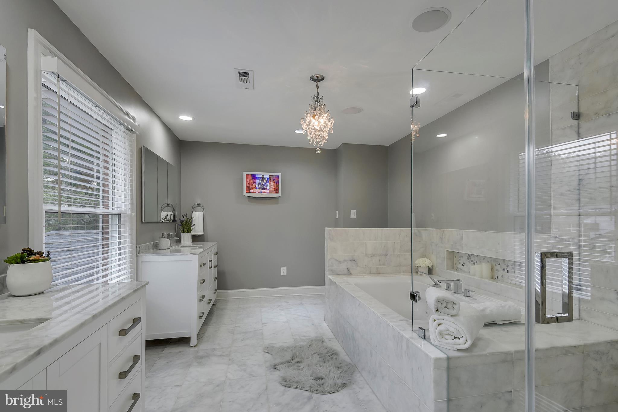 LANGLEY OAKS - Residential