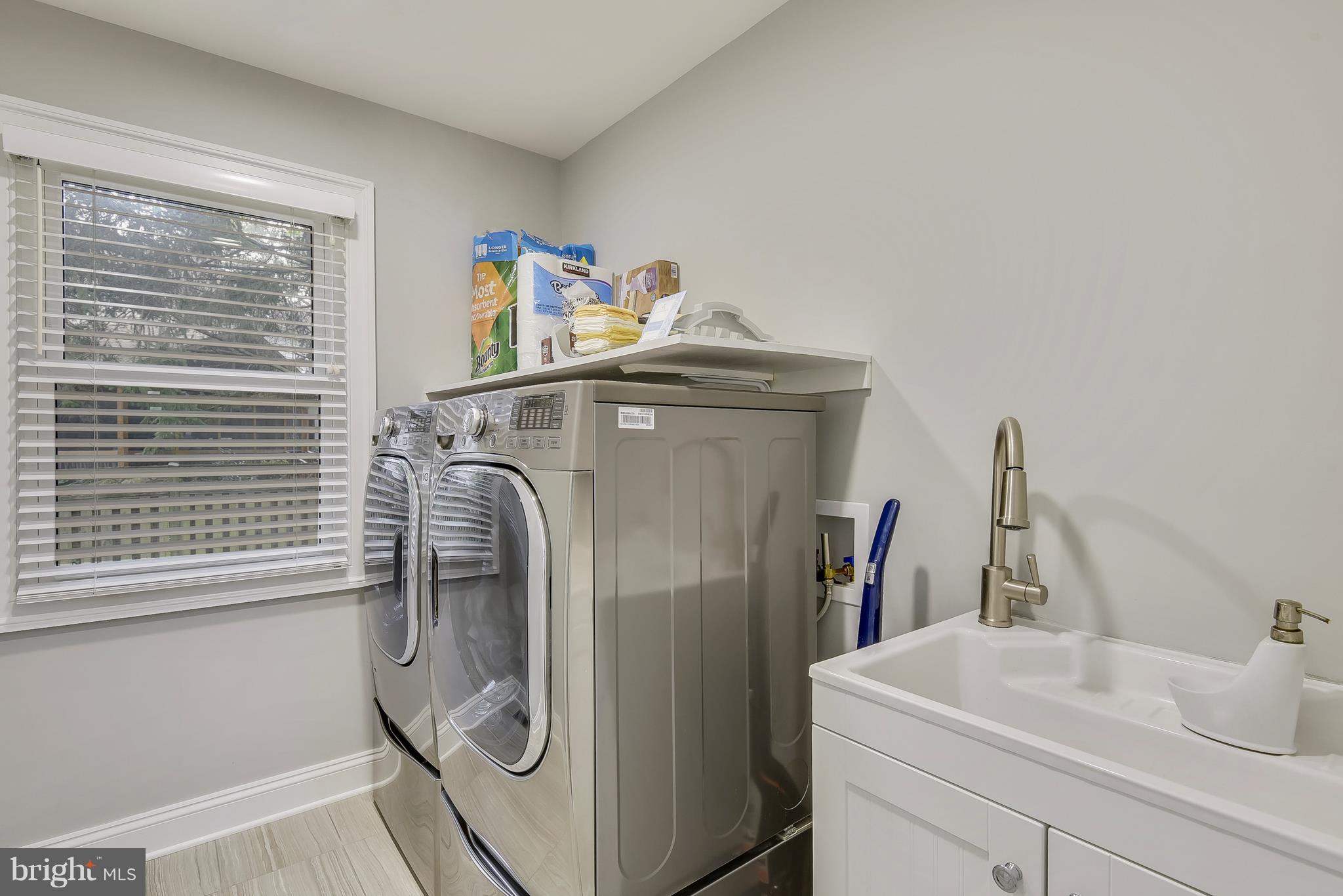 LANGLEY OAKS - Residential