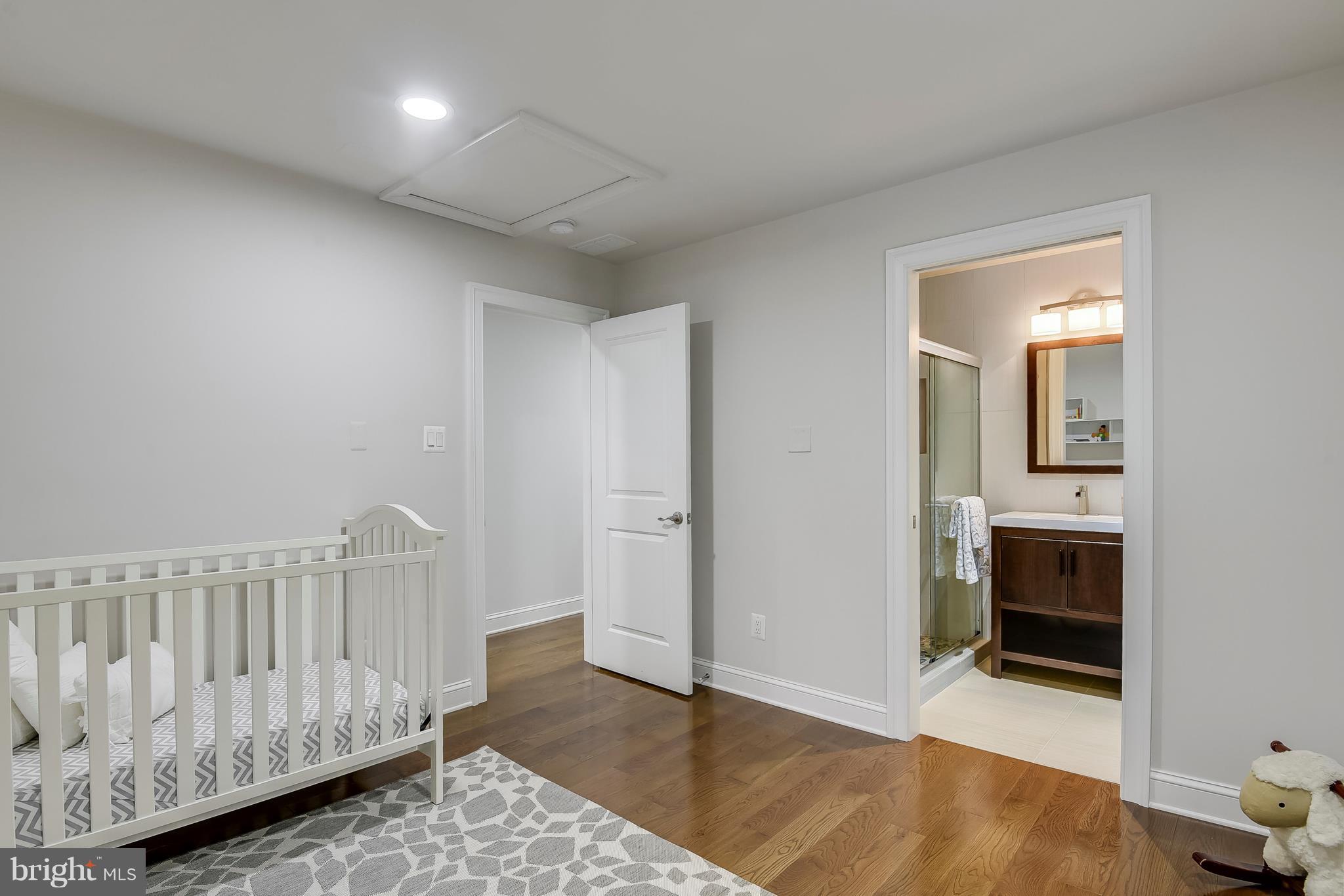 LANGLEY OAKS - Residential