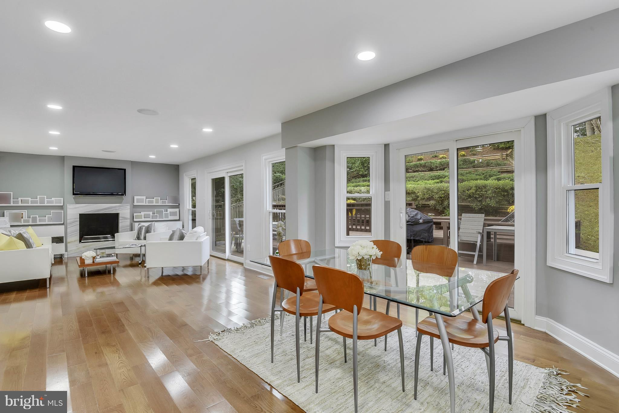 LANGLEY OAKS - Residential