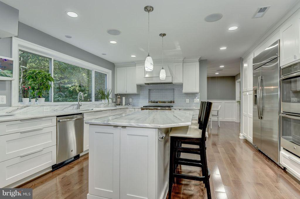 LANGLEY OAKS - Residential