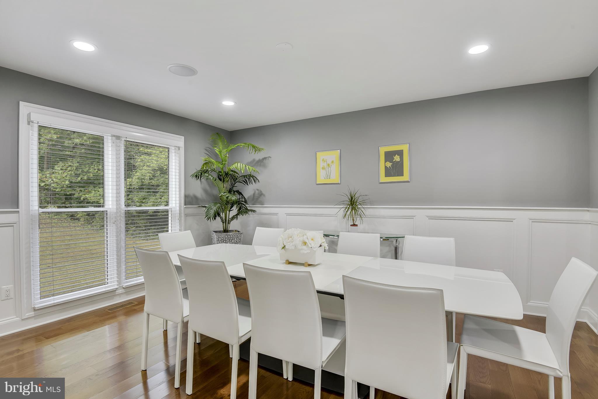 LANGLEY OAKS - Residential