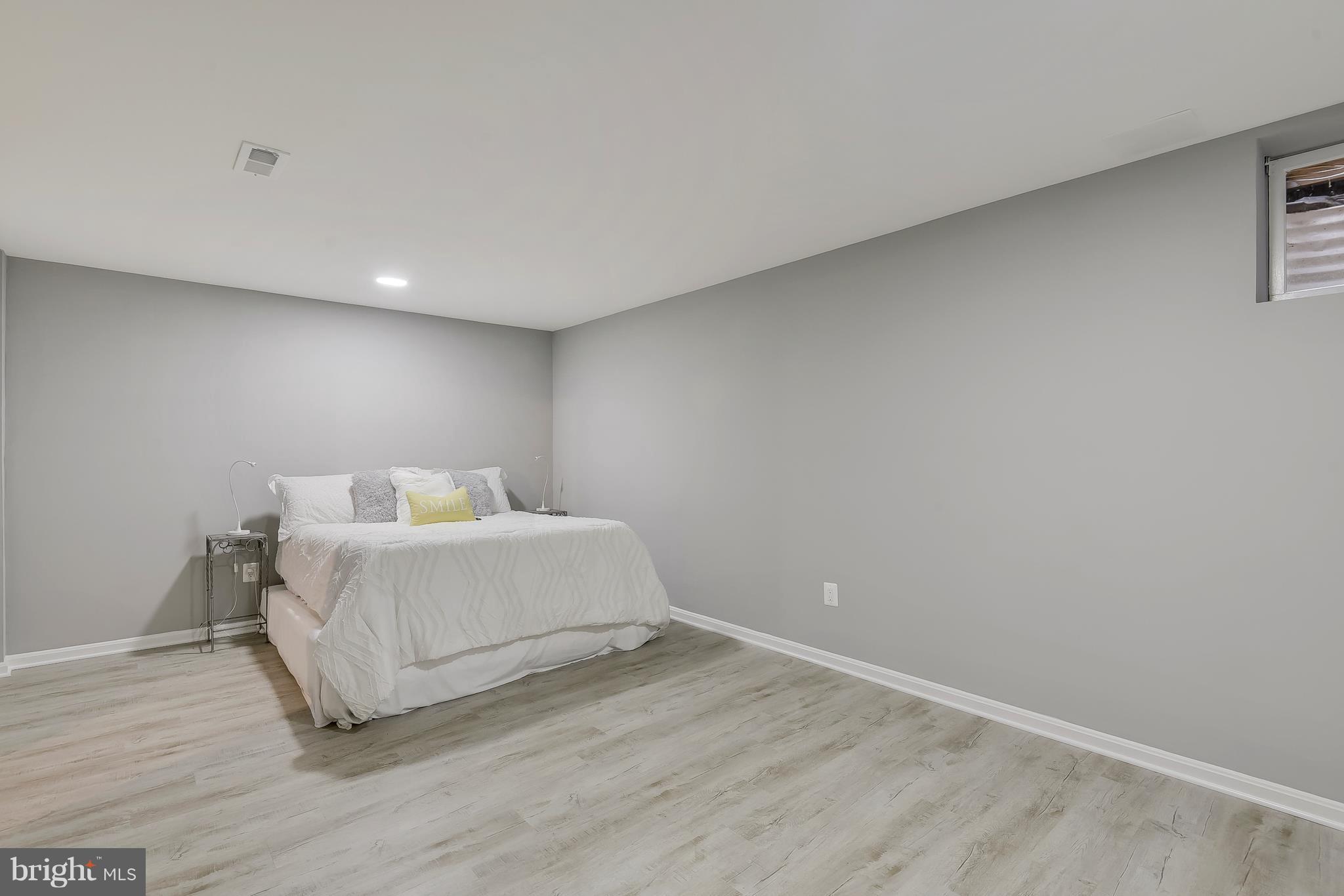 LANGLEY OAKS - Residential