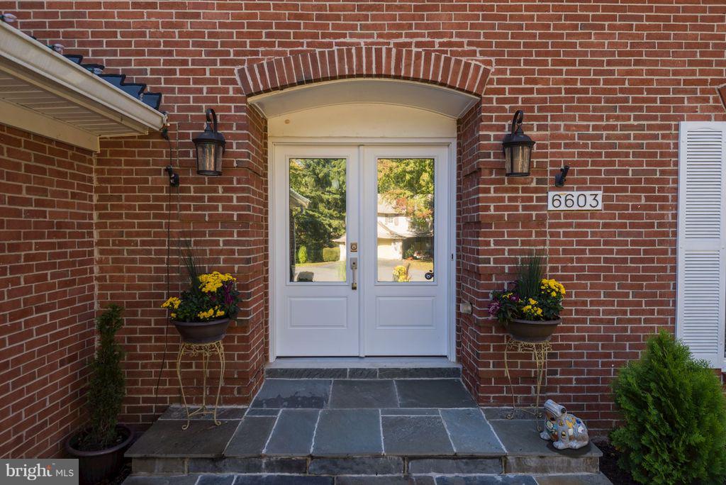 LANGLEY OAKS - Residential