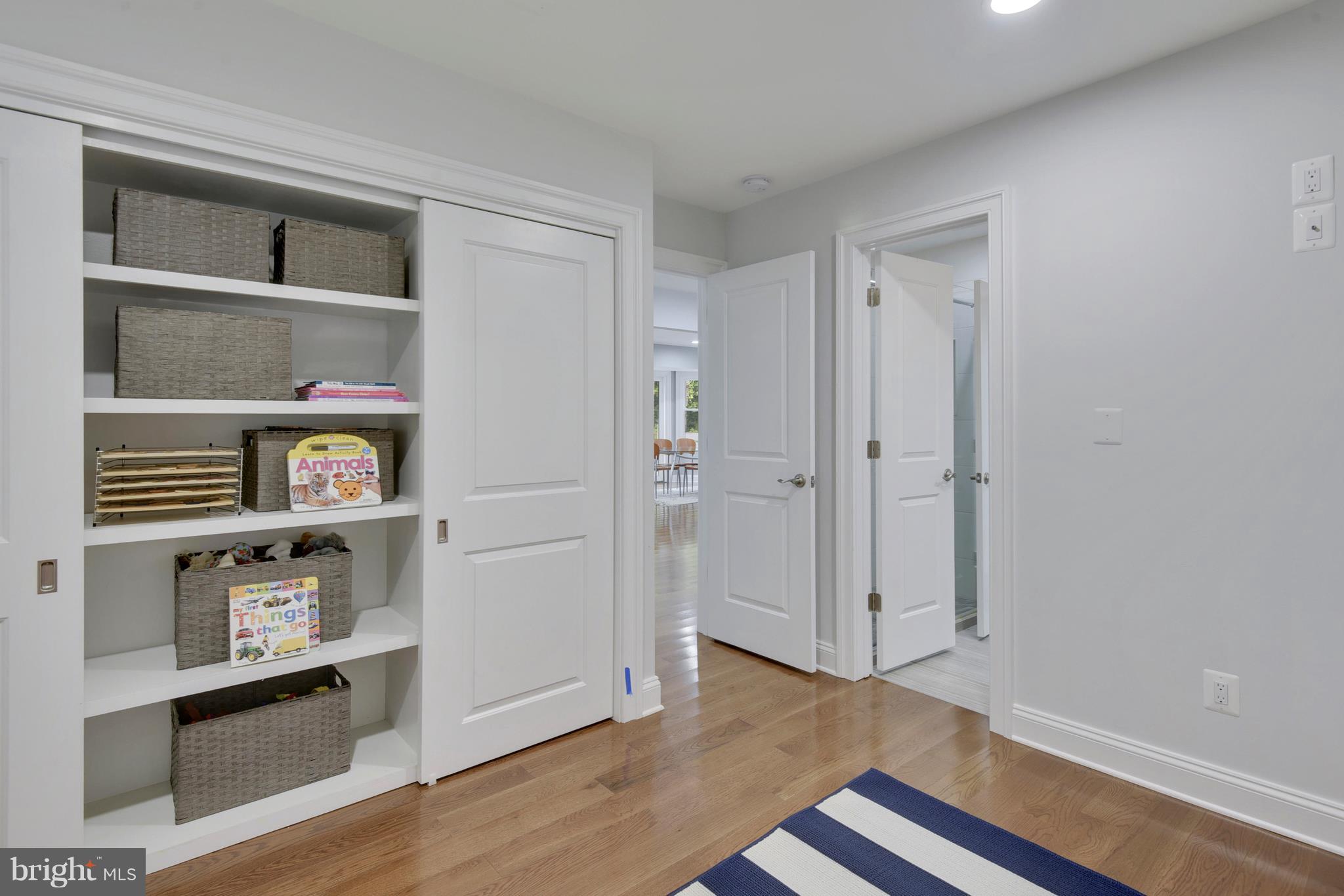 LANGLEY OAKS - Residential