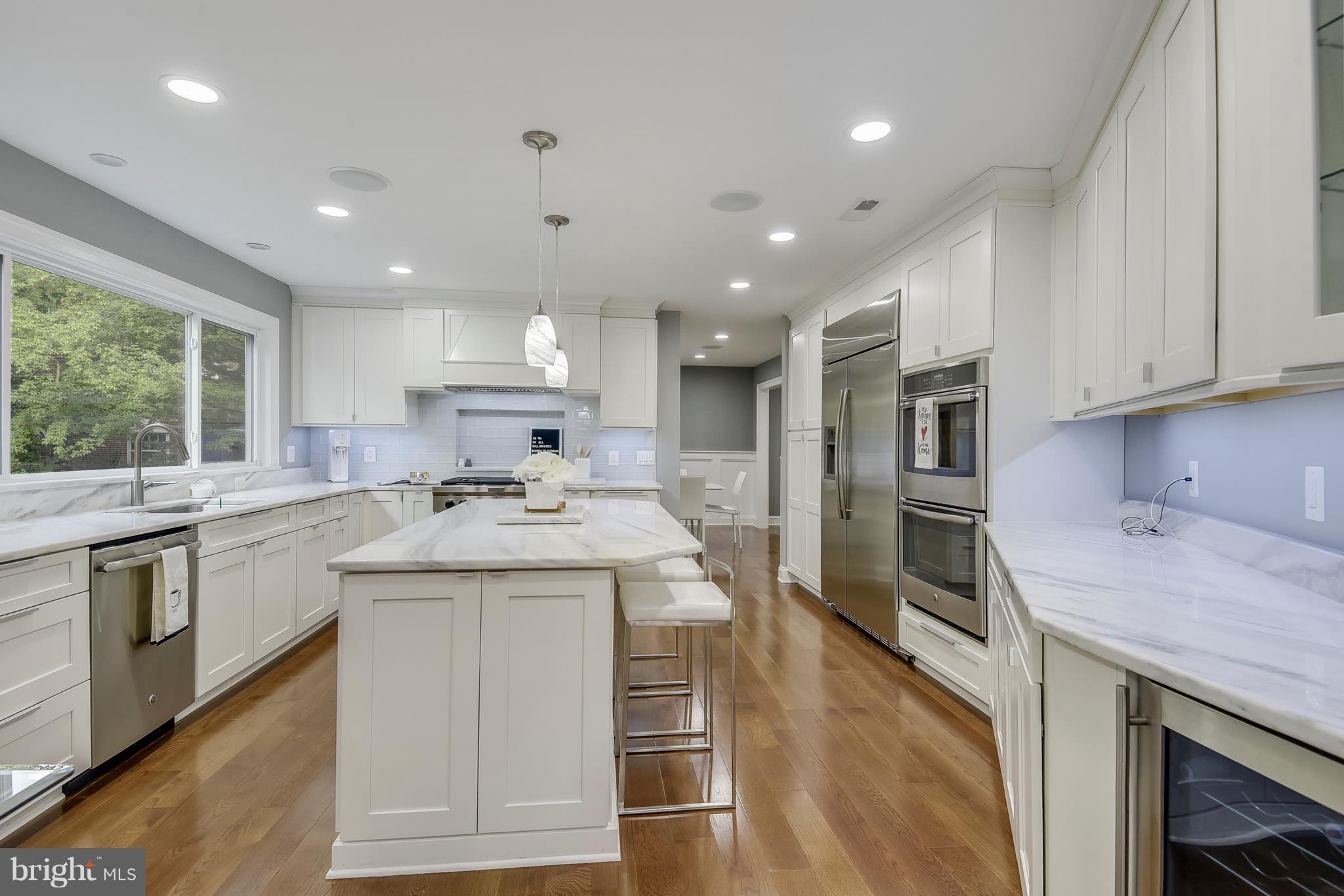 LANGLEY OAKS - Residential