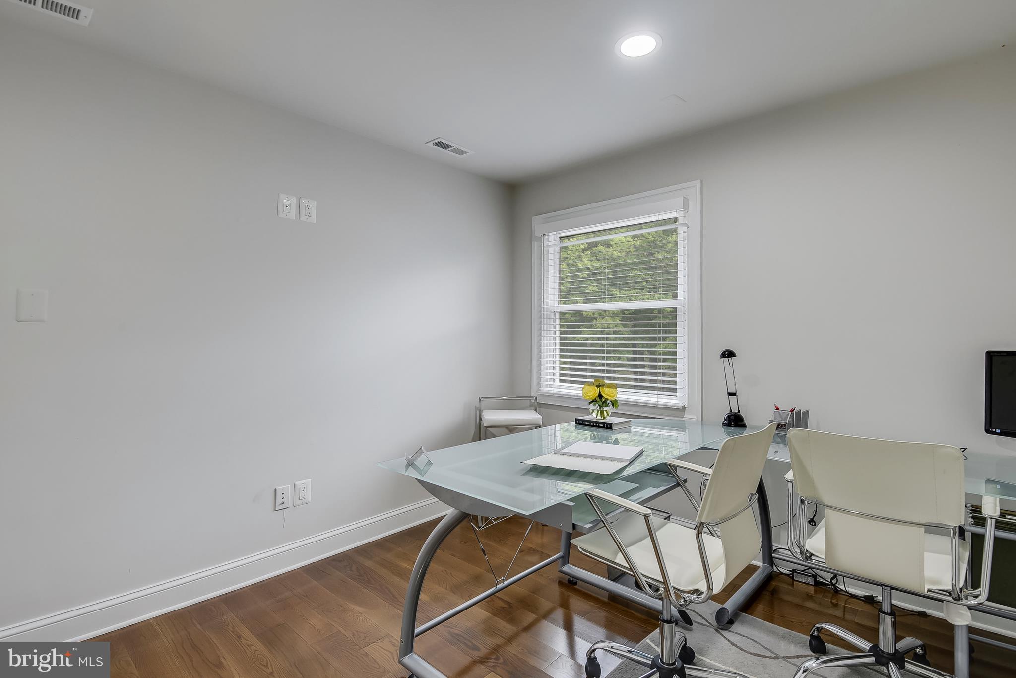 LANGLEY OAKS - Residential