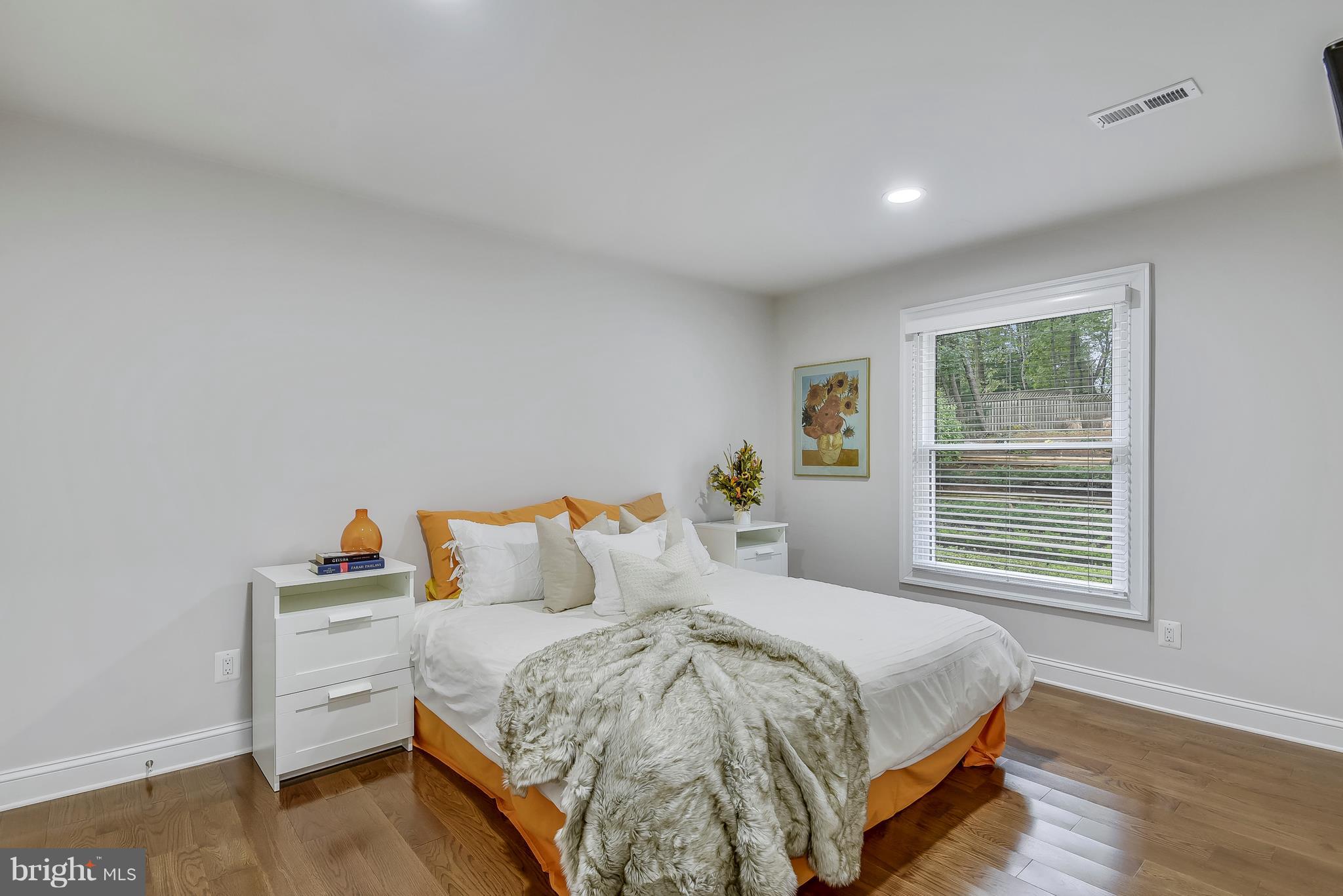 LANGLEY OAKS - Residential