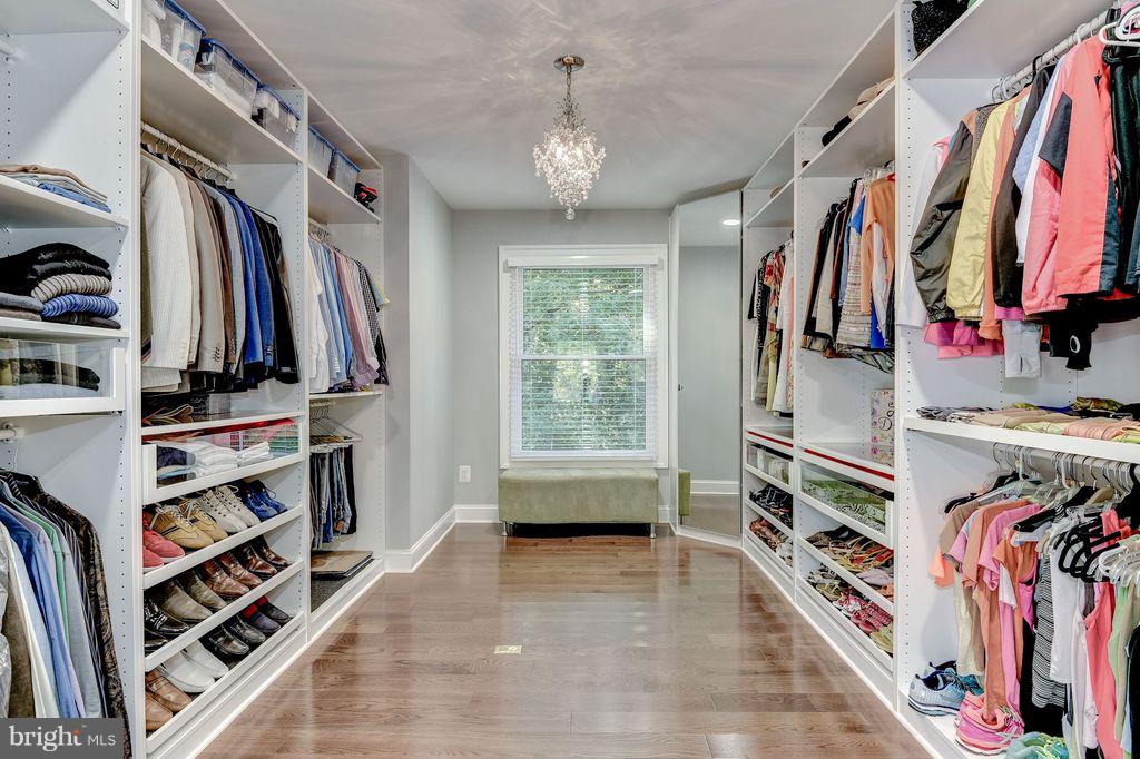 LANGLEY OAKS - Residential