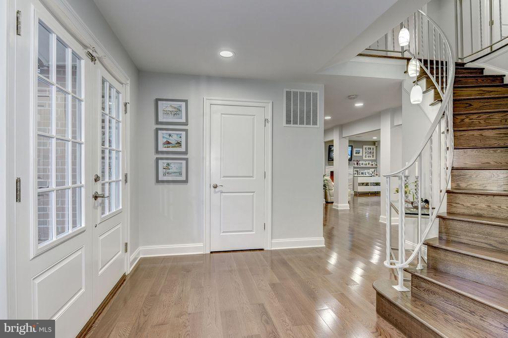 LANGLEY OAKS - Residential