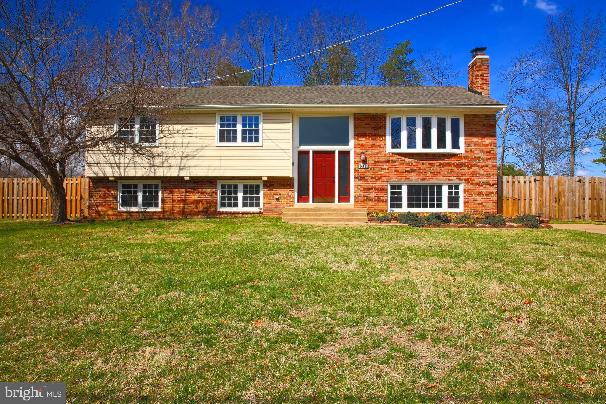 COUNTRY CLUB MANOR - Residential Lease