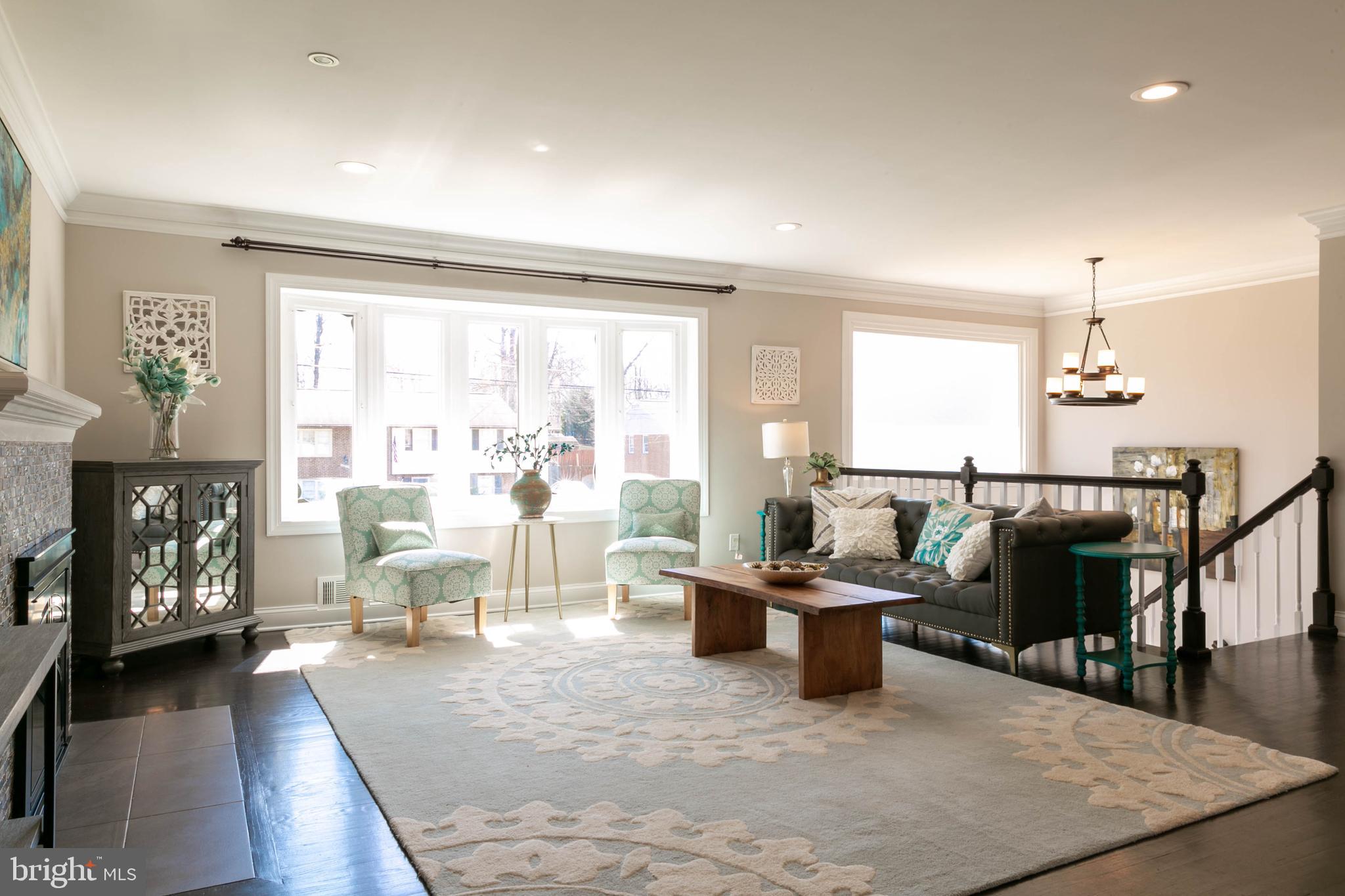 COUNTRY CLUB MANOR - Residential Lease