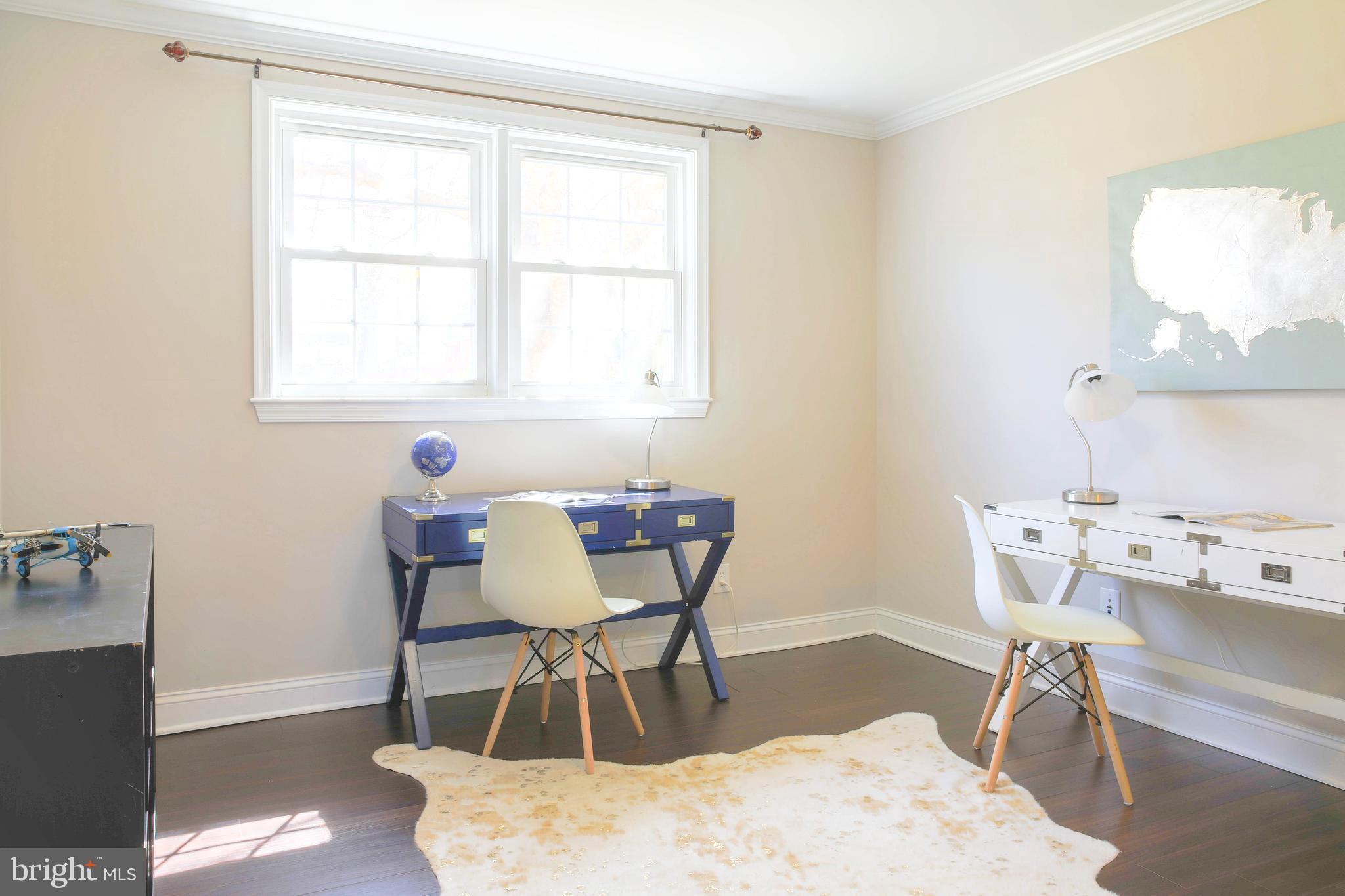 COUNTRY CLUB MANOR - Residential Lease