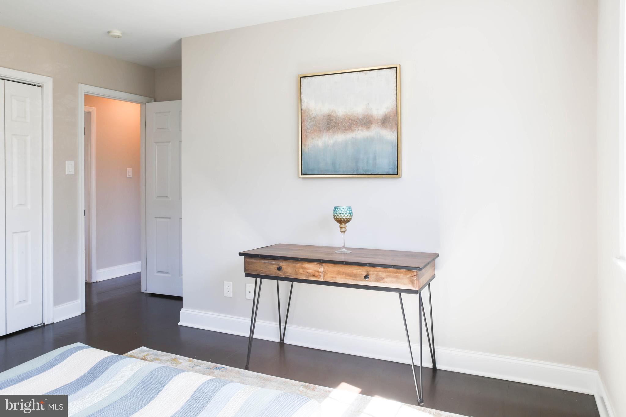 COUNTRY CLUB MANOR - Residential Lease