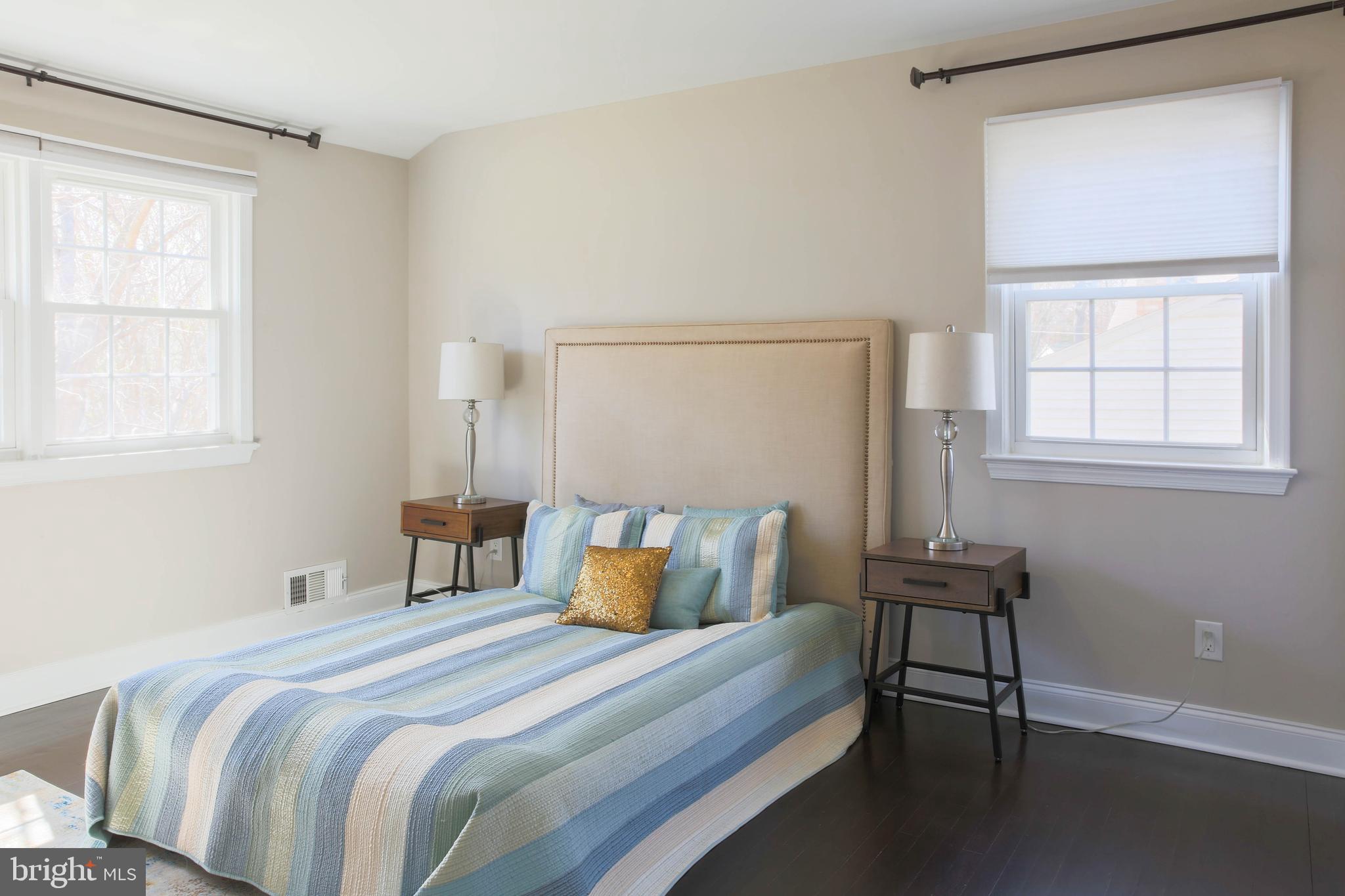 COUNTRY CLUB MANOR - Residential Lease