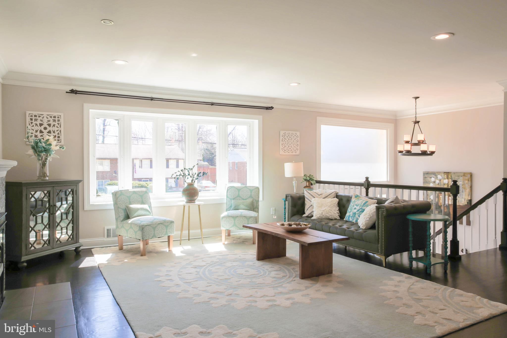 COUNTRY CLUB MANOR - Residential Lease