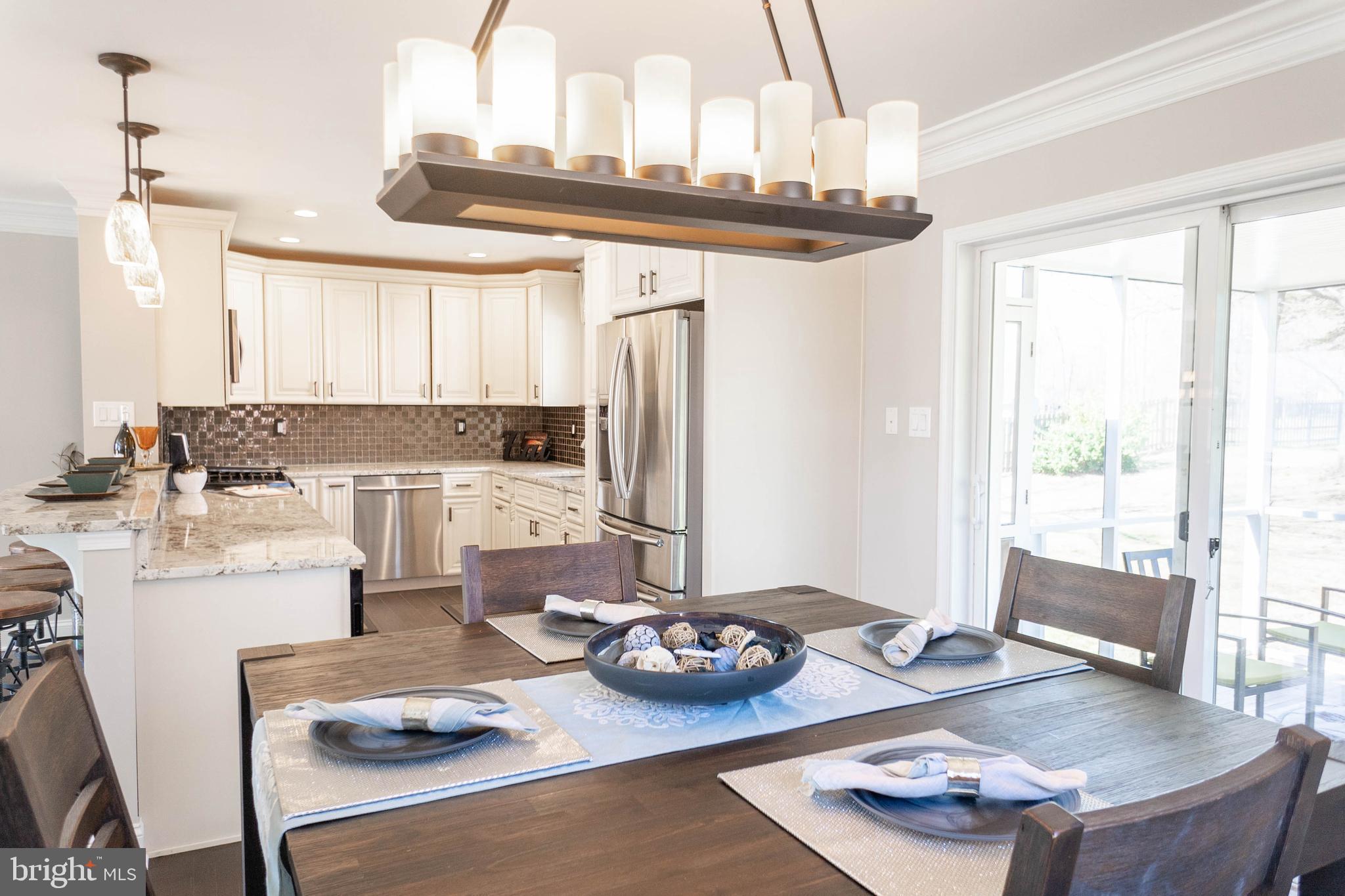 COUNTRY CLUB MANOR - Residential Lease