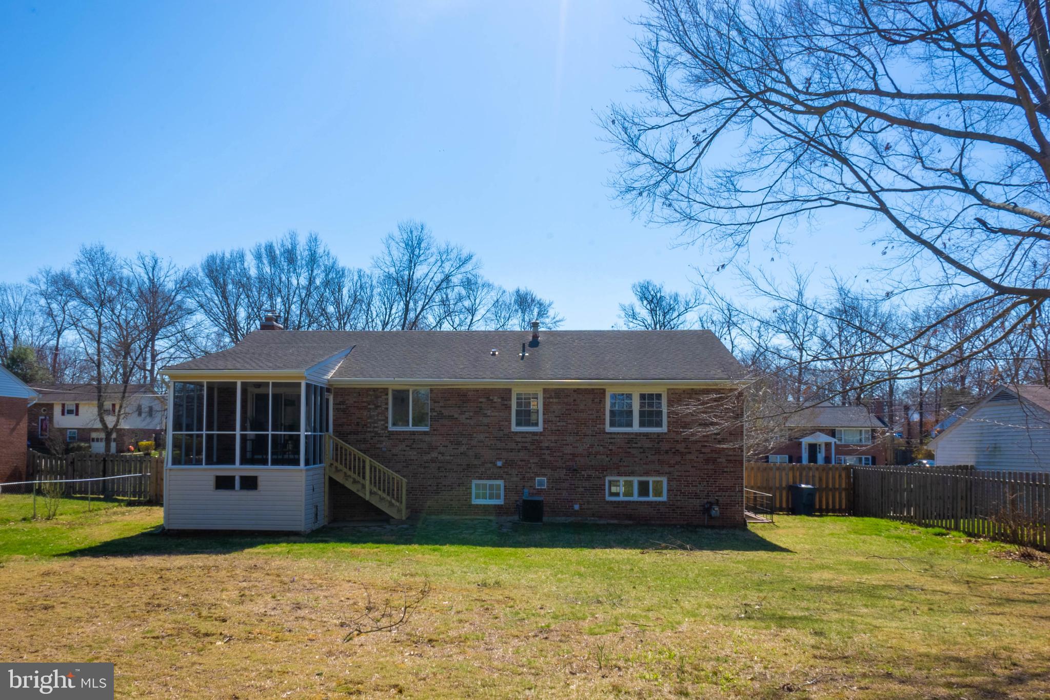 COUNTRY CLUB MANOR - Residential Lease