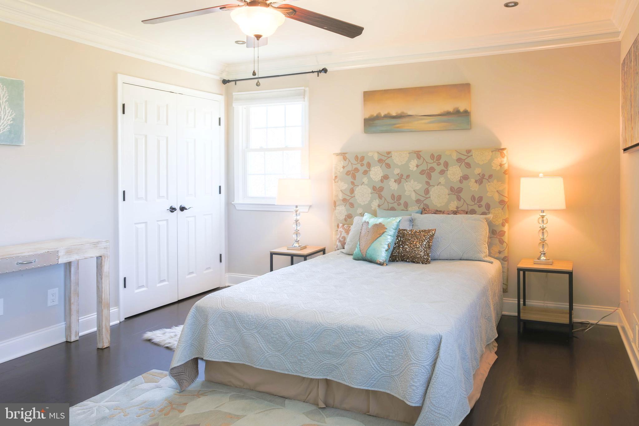 COUNTRY CLUB MANOR - Residential Lease