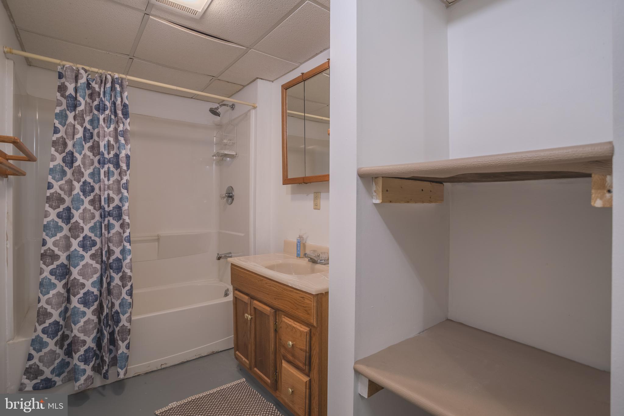 OAK BREEZE - Residential