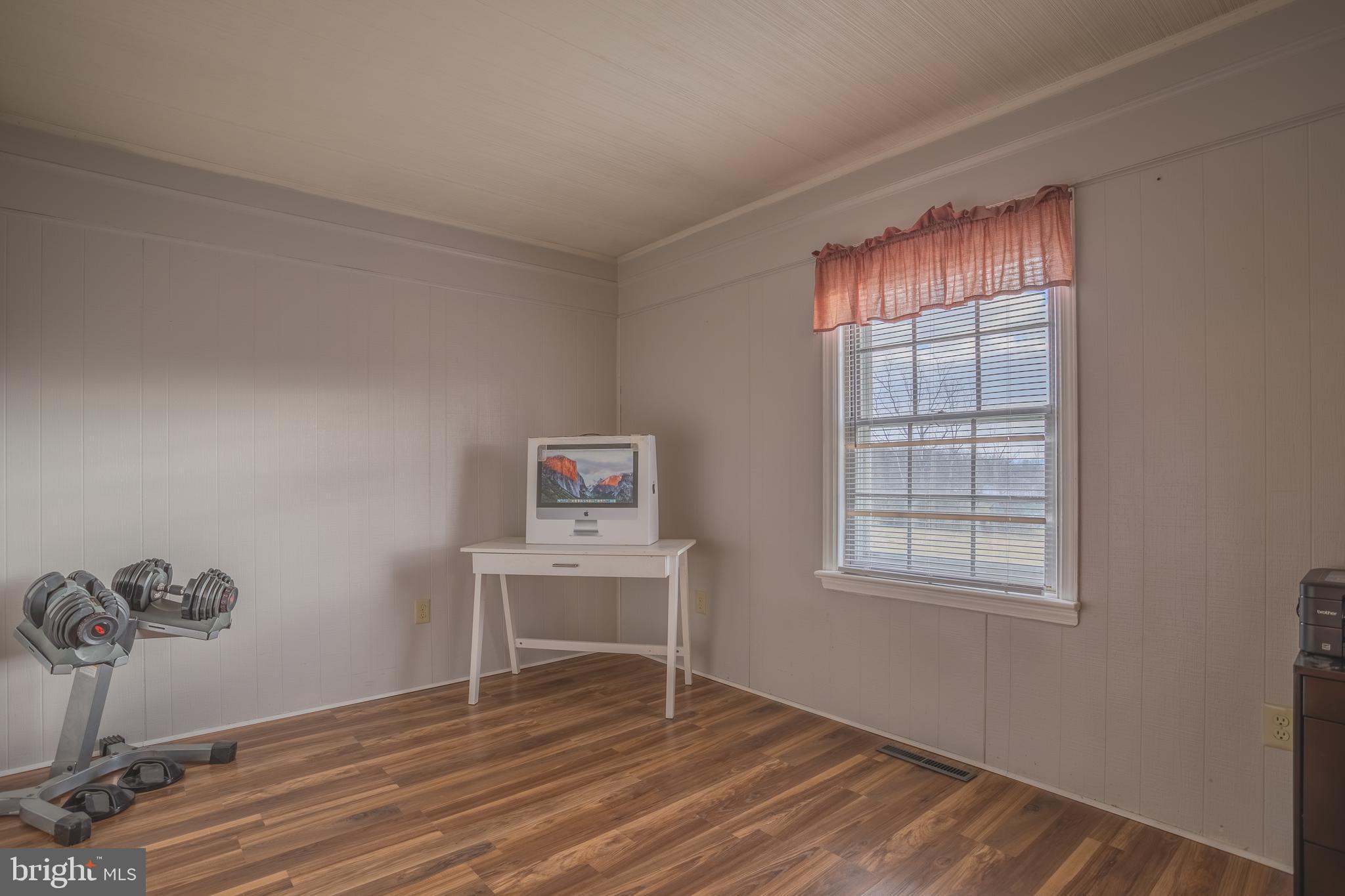 OAK BREEZE - Residential