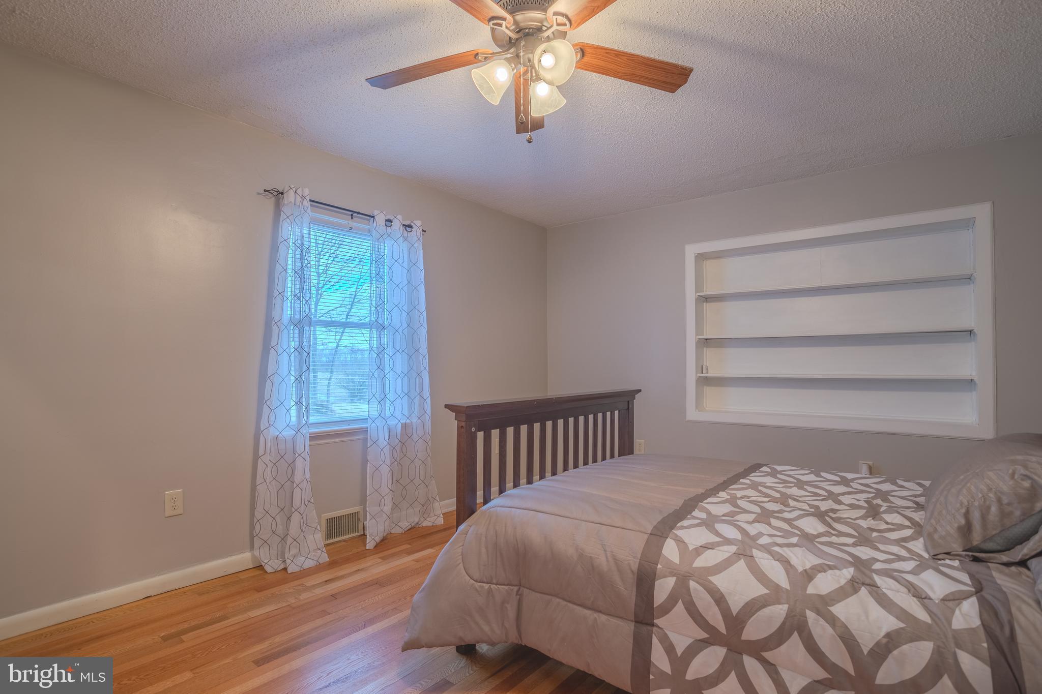 OAK BREEZE - Residential