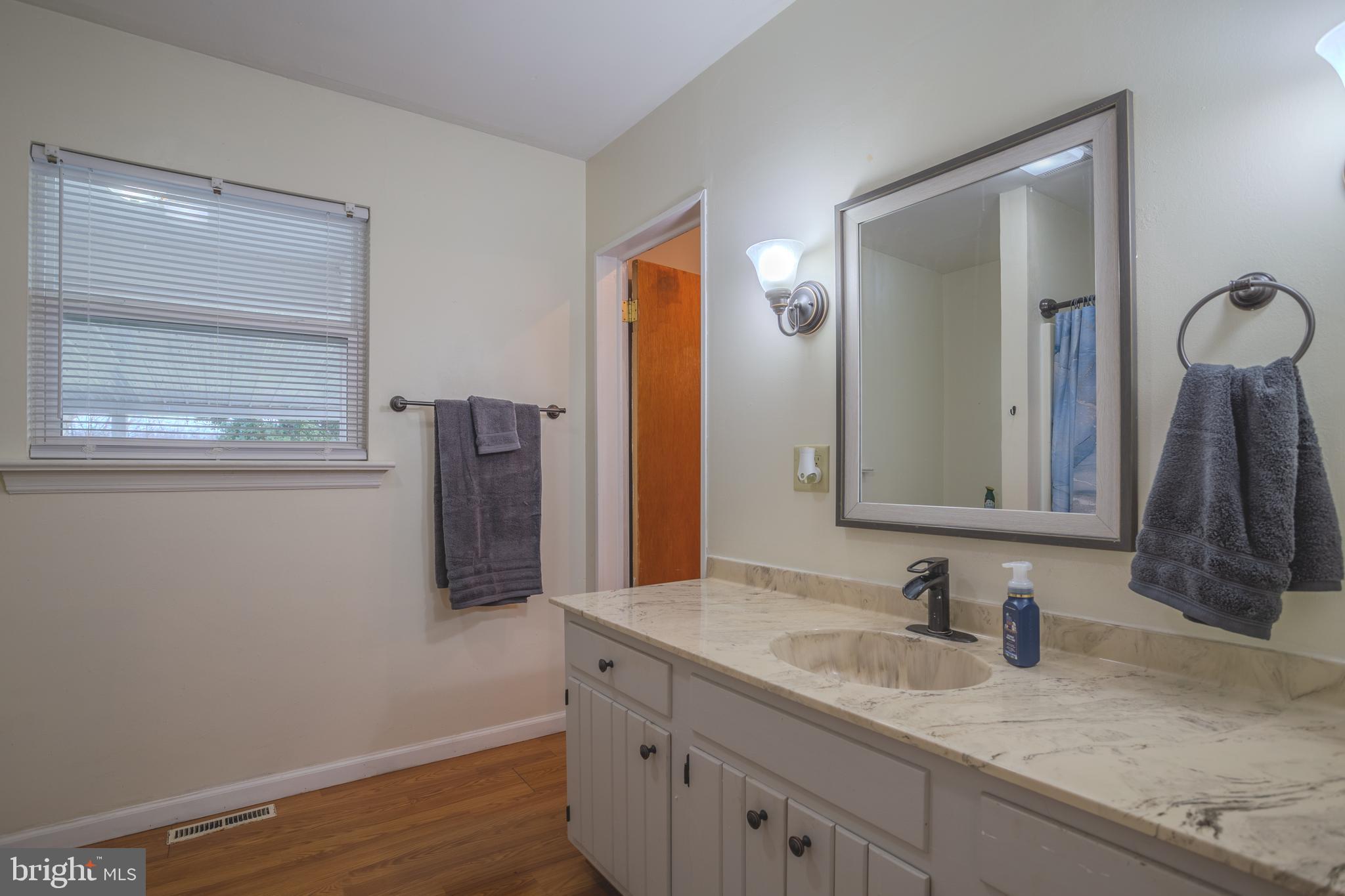 OAK BREEZE - Residential