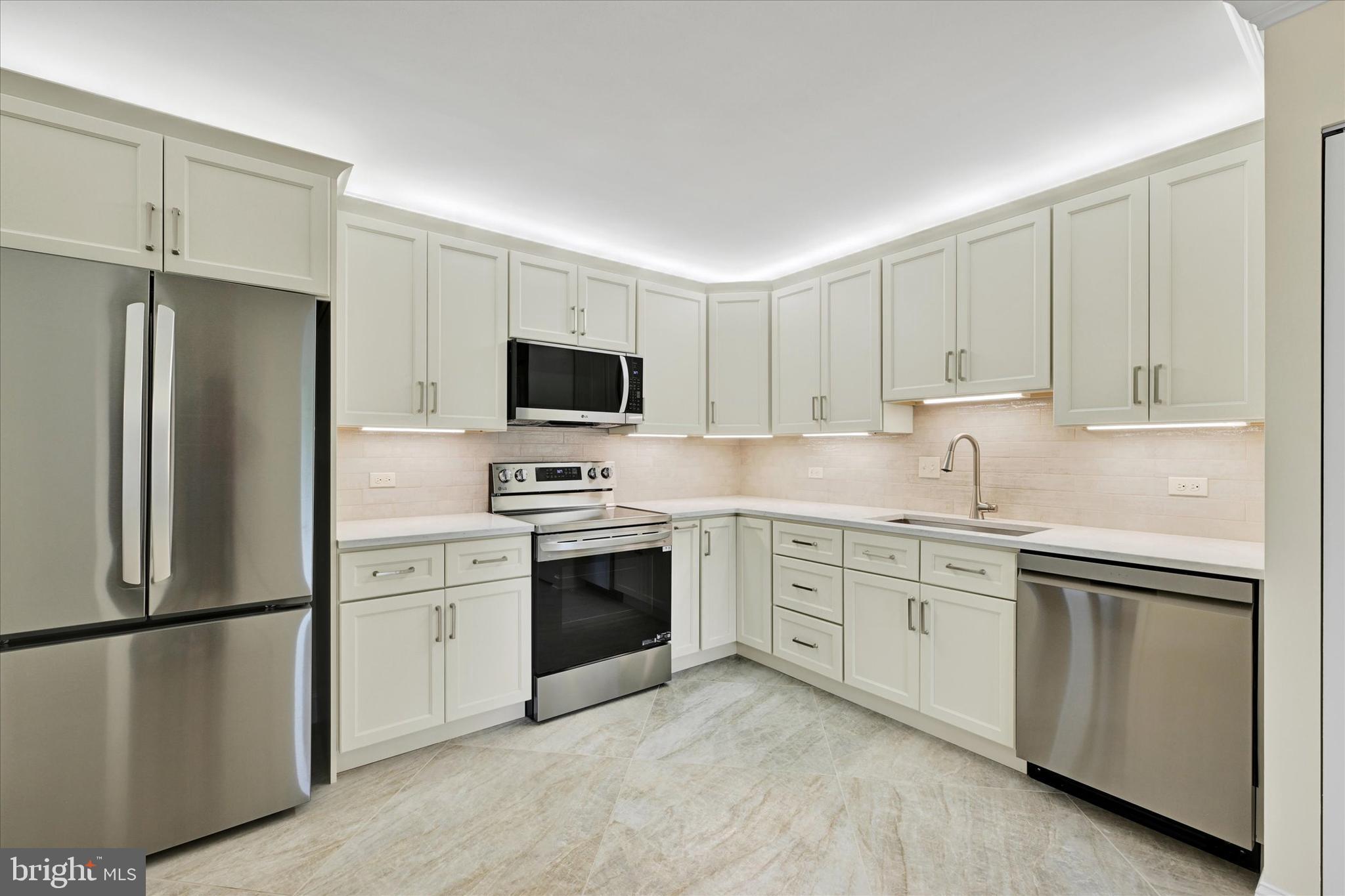 WINTHROP HOUSE - Residential