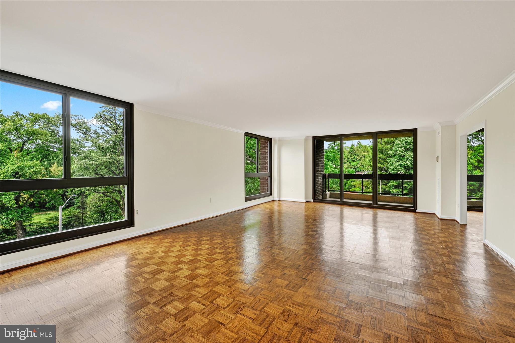 WINTHROP HOUSE - Residential