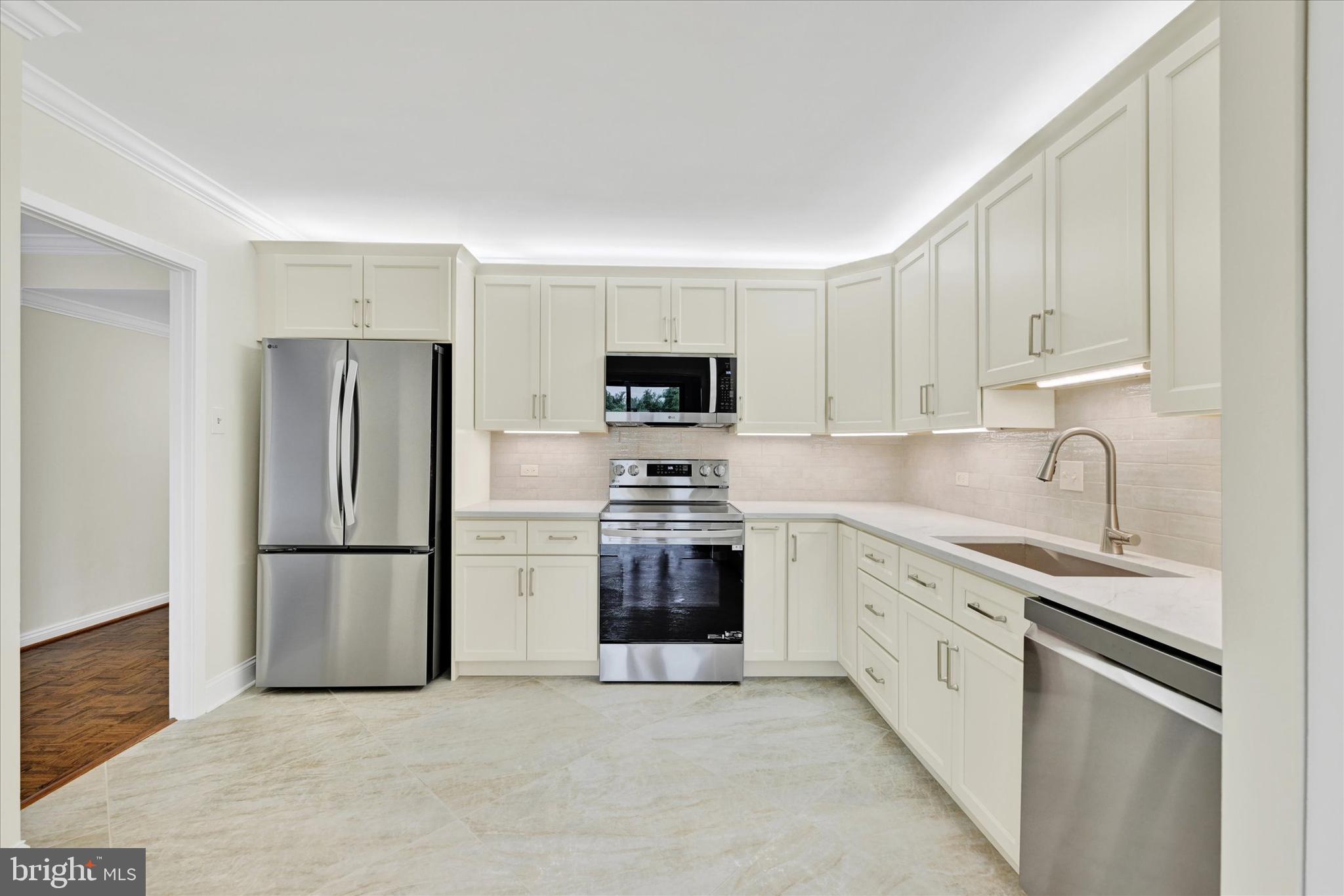 WINTHROP HOUSE - Residential