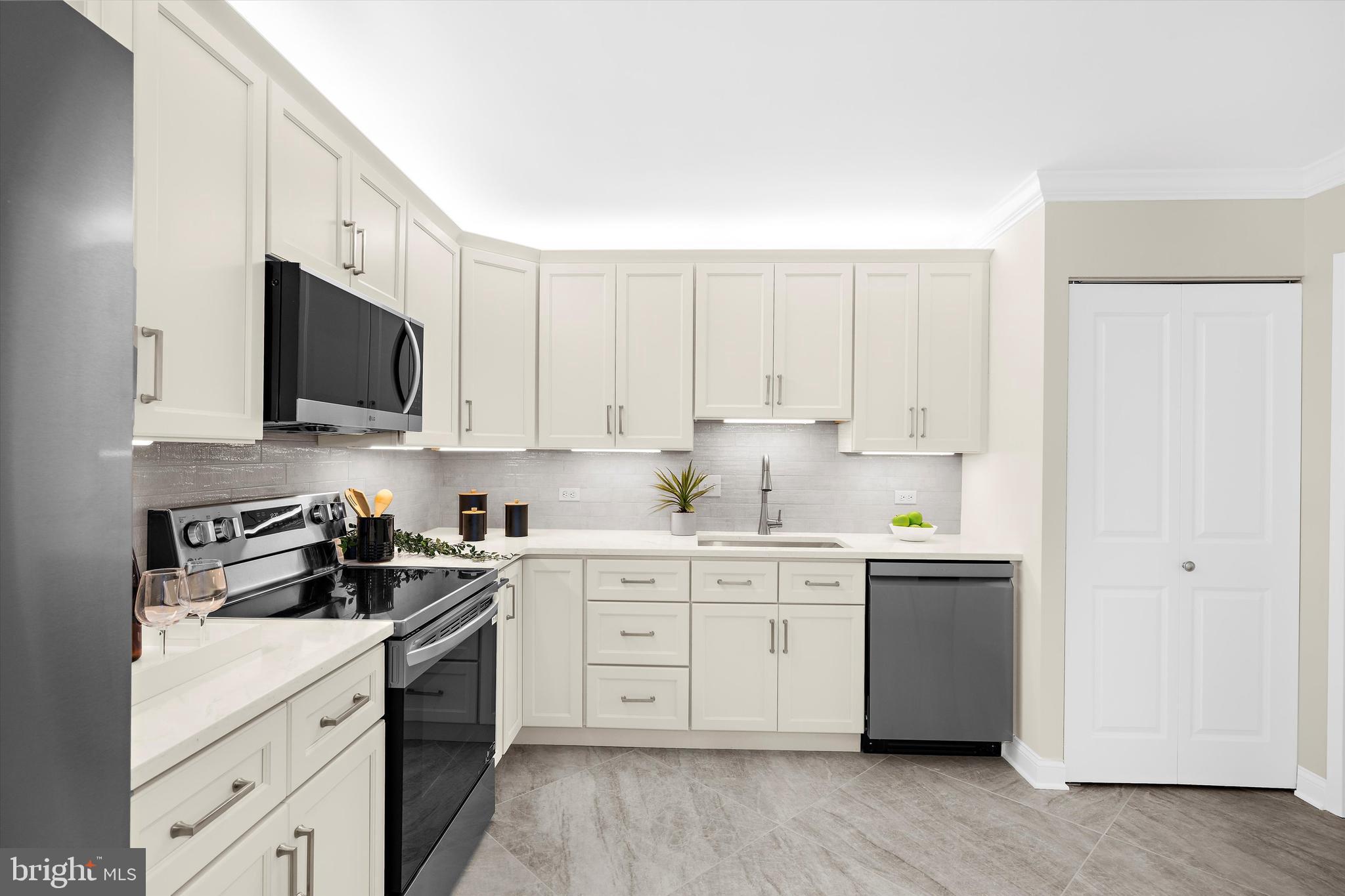 WINTHROP HOUSE - Residential