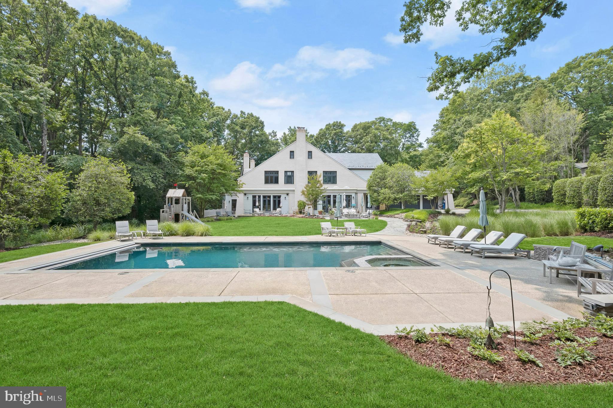 POTOMAC VILLAGE - Residential