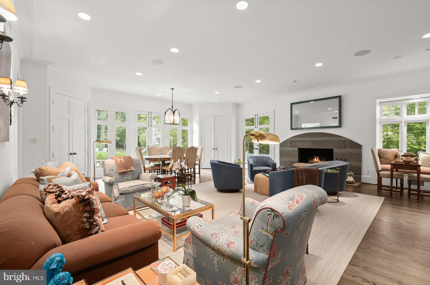 POTOMAC VILLAGE - Residential