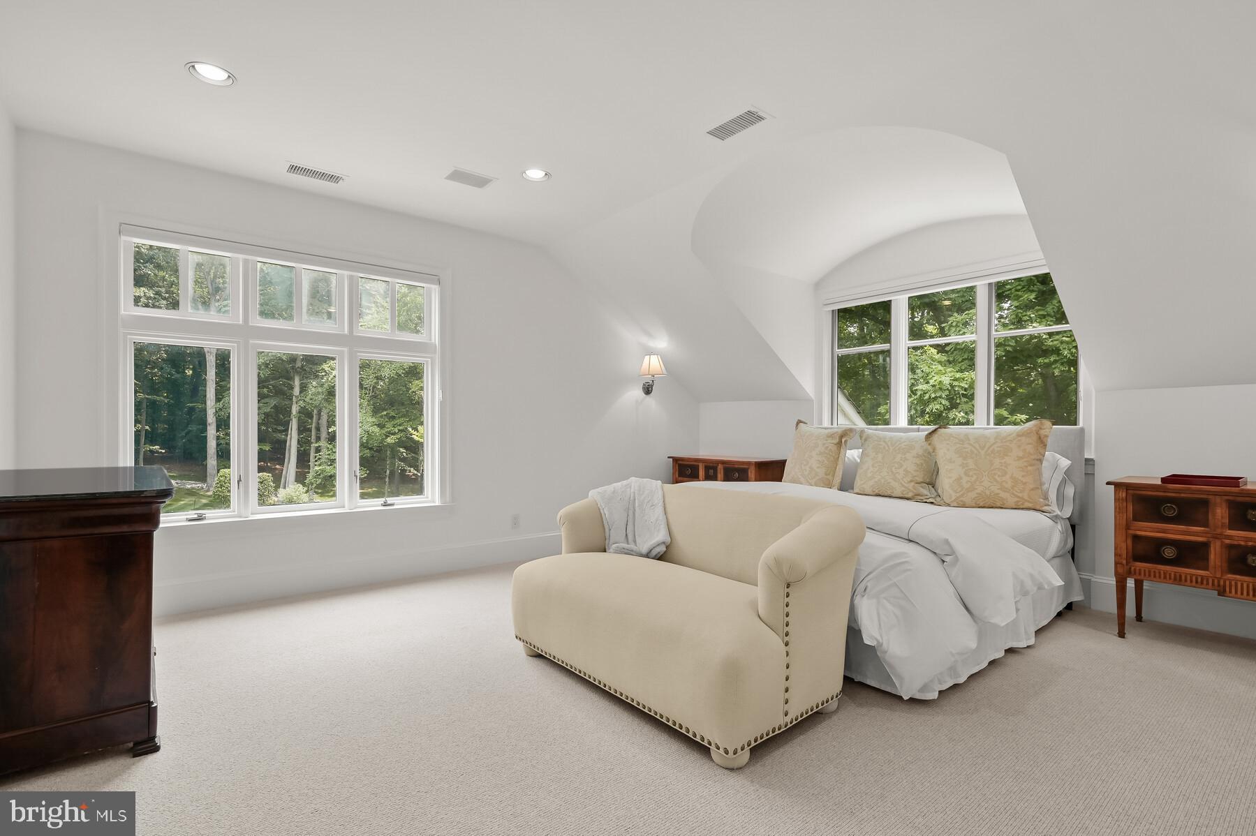 POTOMAC VILLAGE - Residential